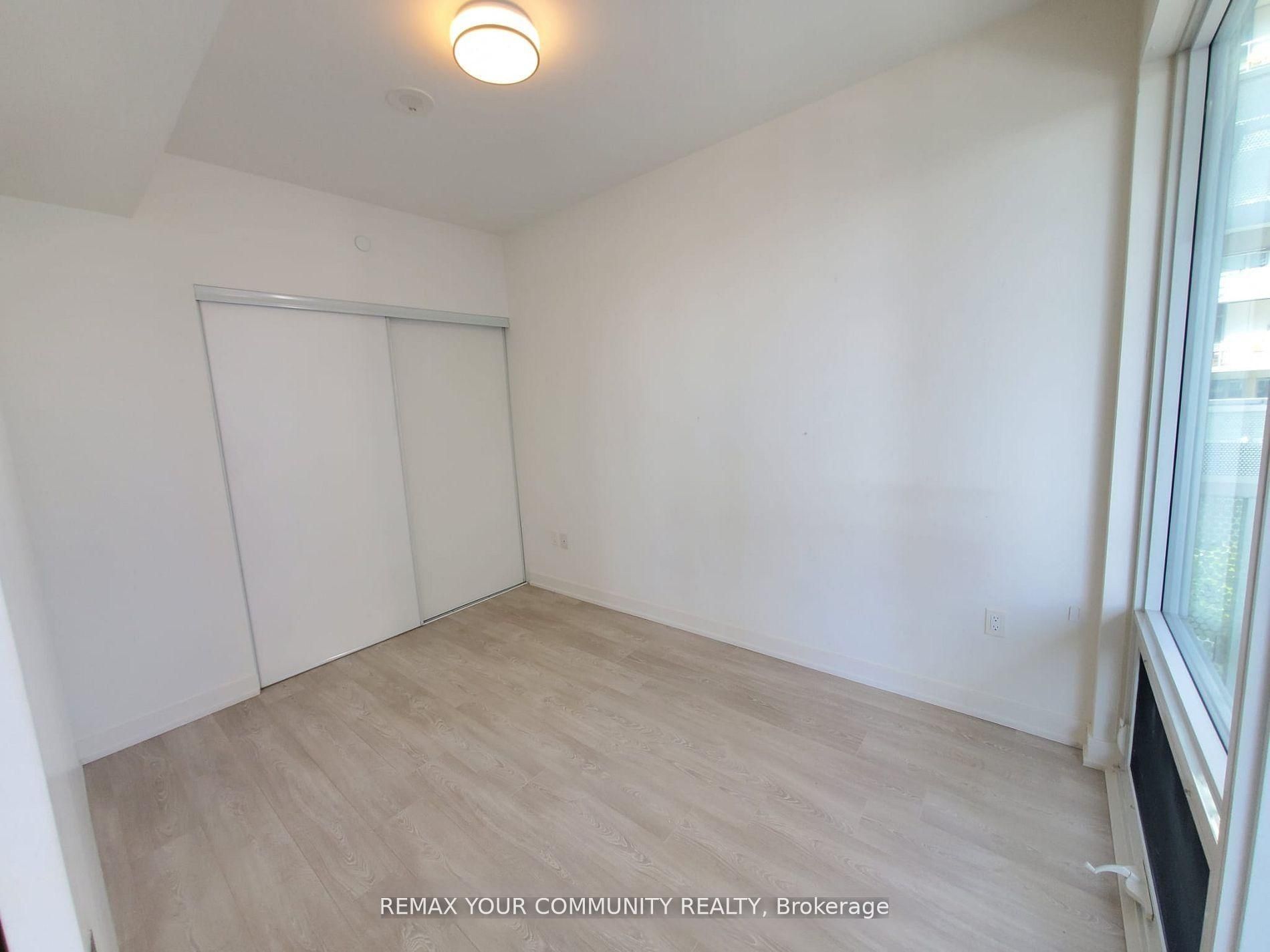 15 Queens Quay E 408 Property Photo 8
