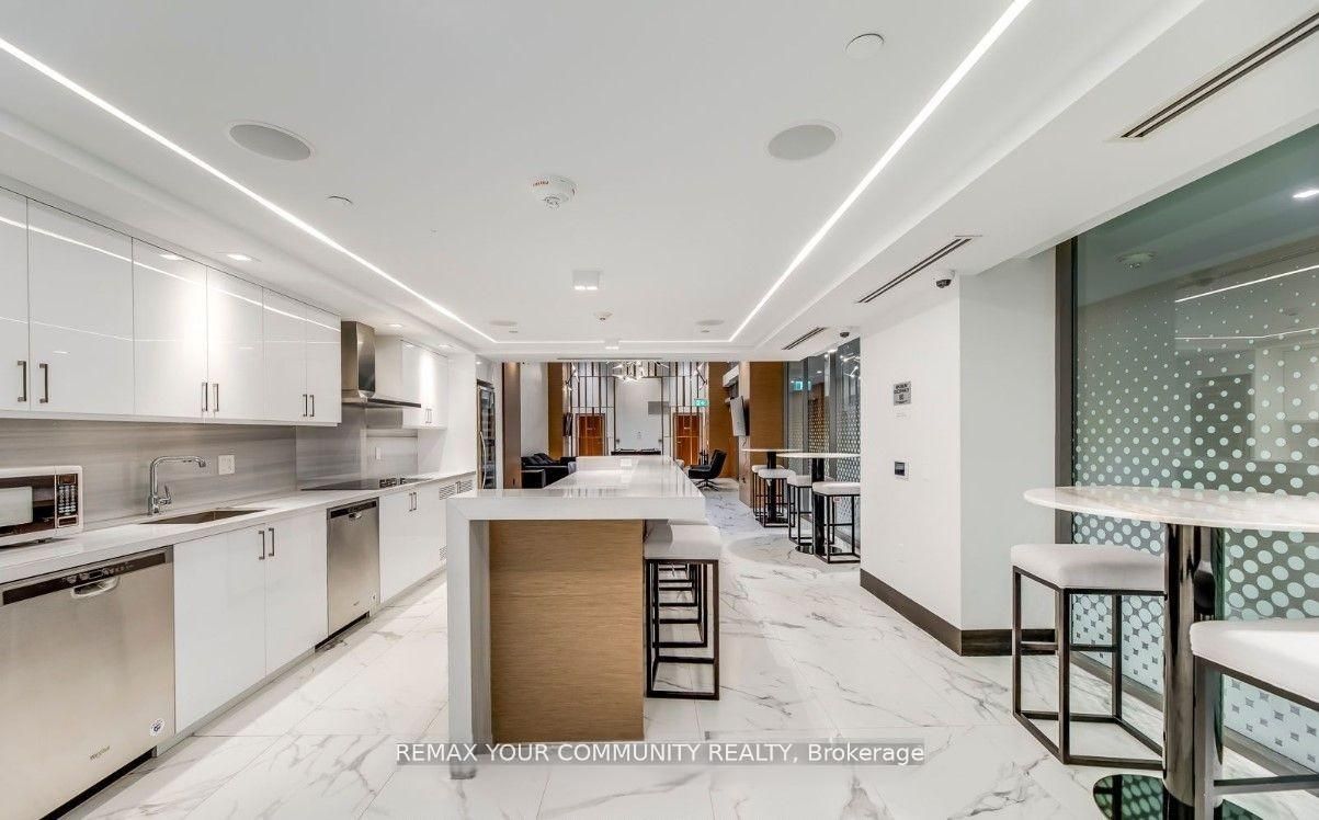 15 Queens Quay E 408 Property Photo 17