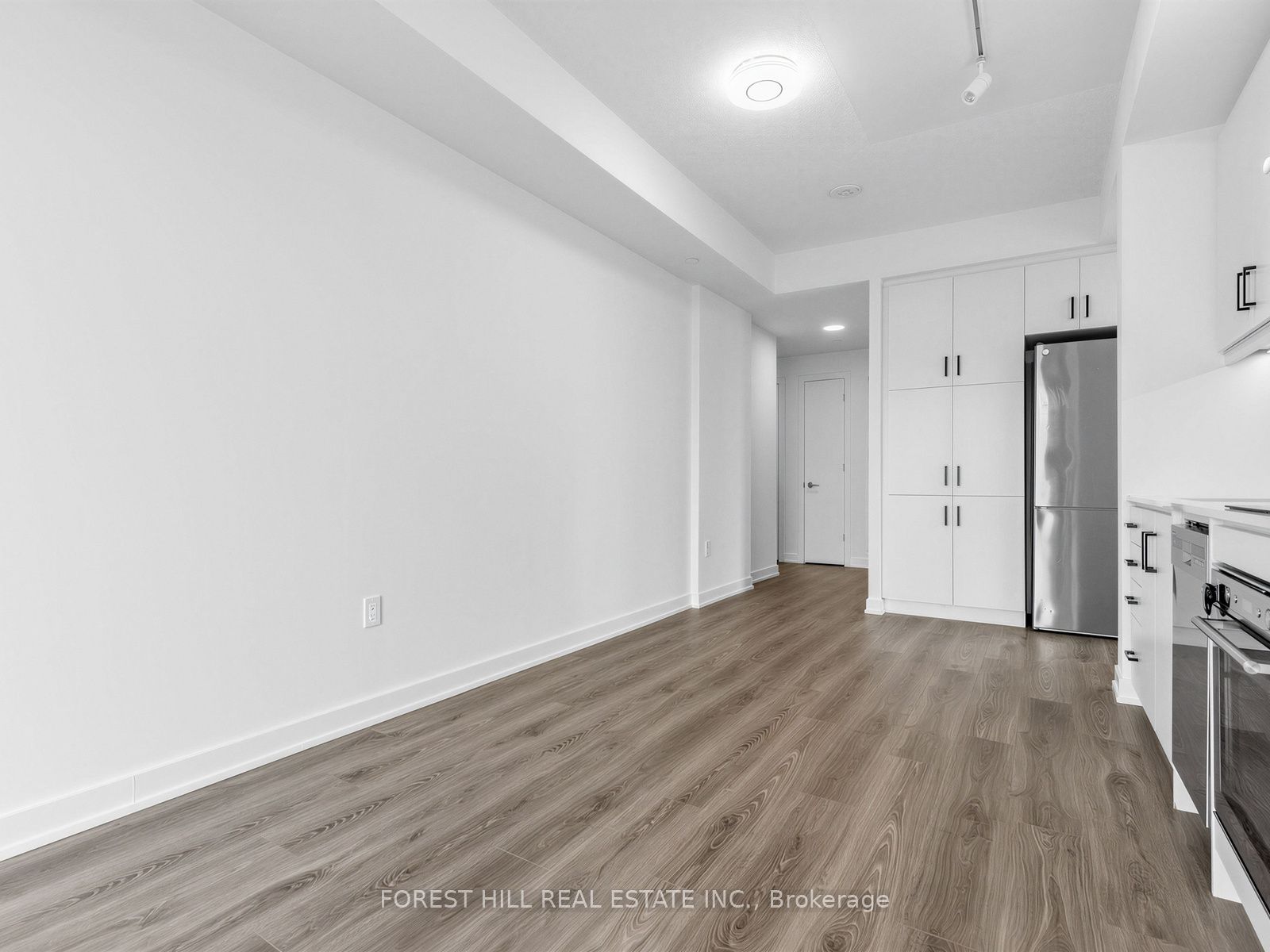9 Tecumseth Street 807 Property Photo 5