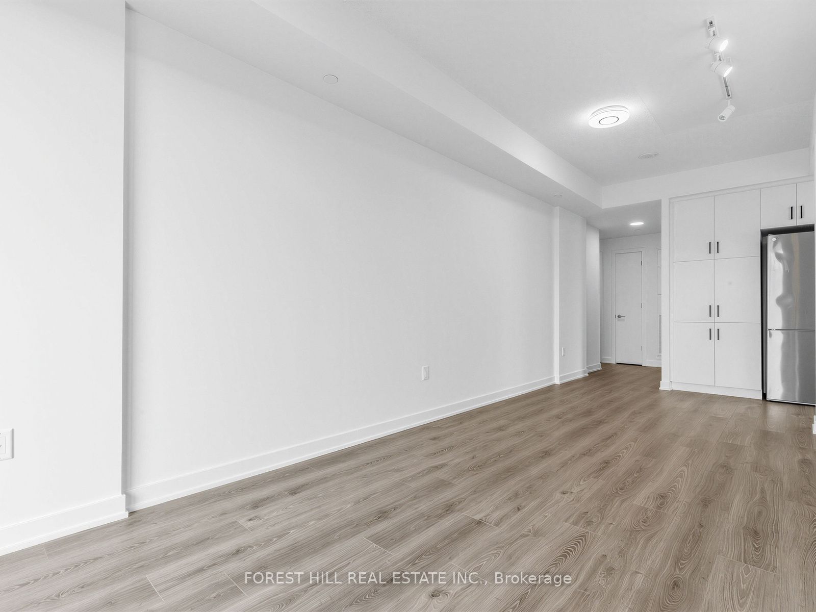 9 Tecumseth Street 807 Property Photo 8