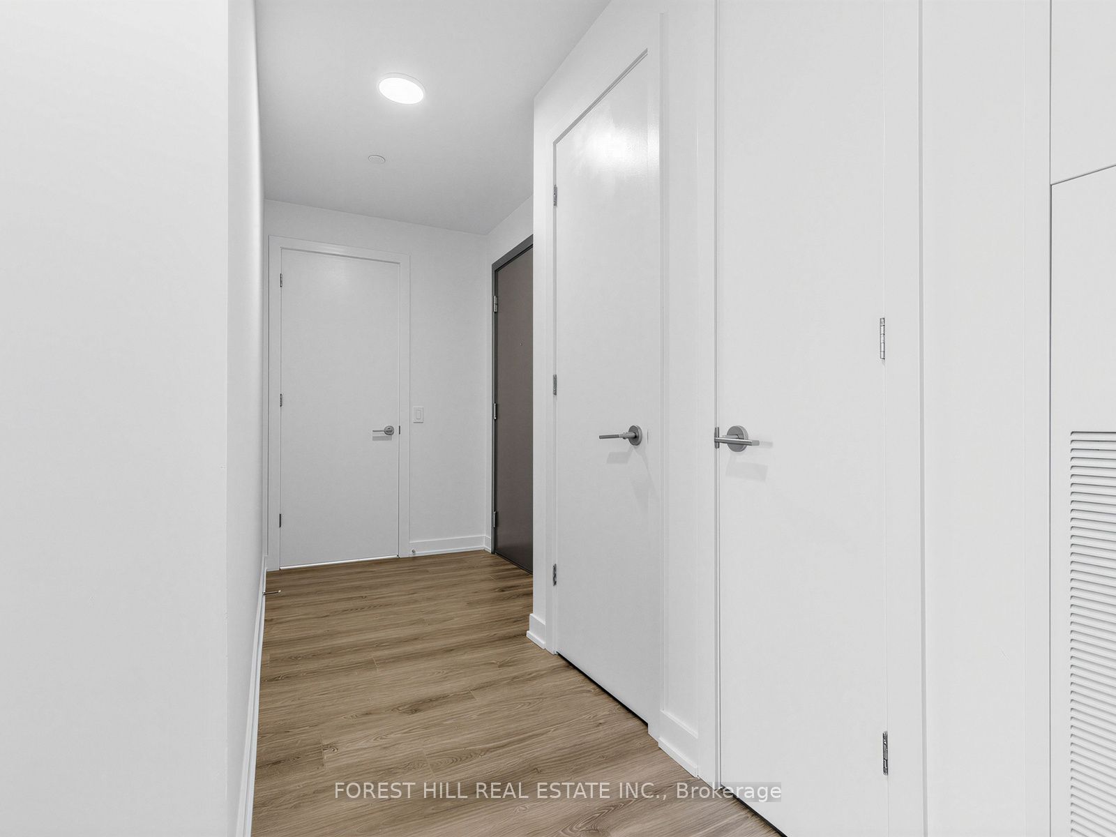 9 Tecumseth Street 807 Property Photo 10