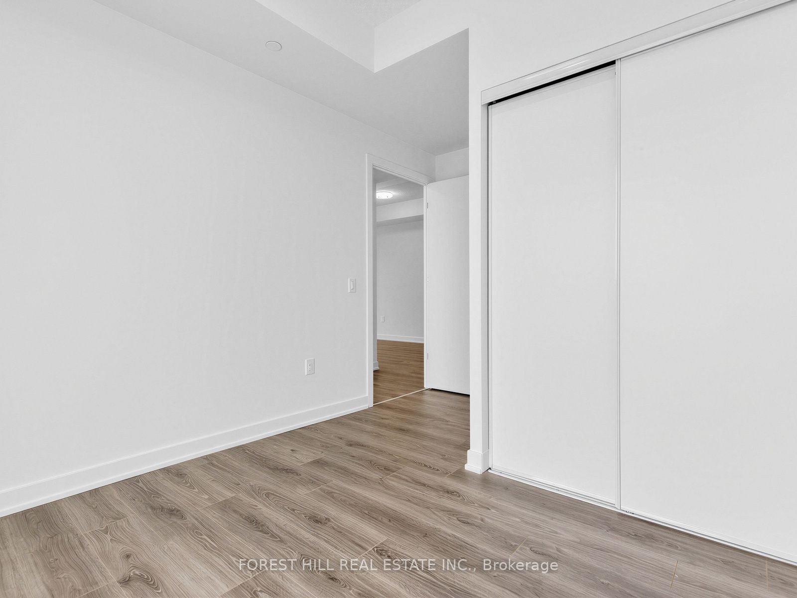 9 Tecumseth Street 807 Property Photo 14