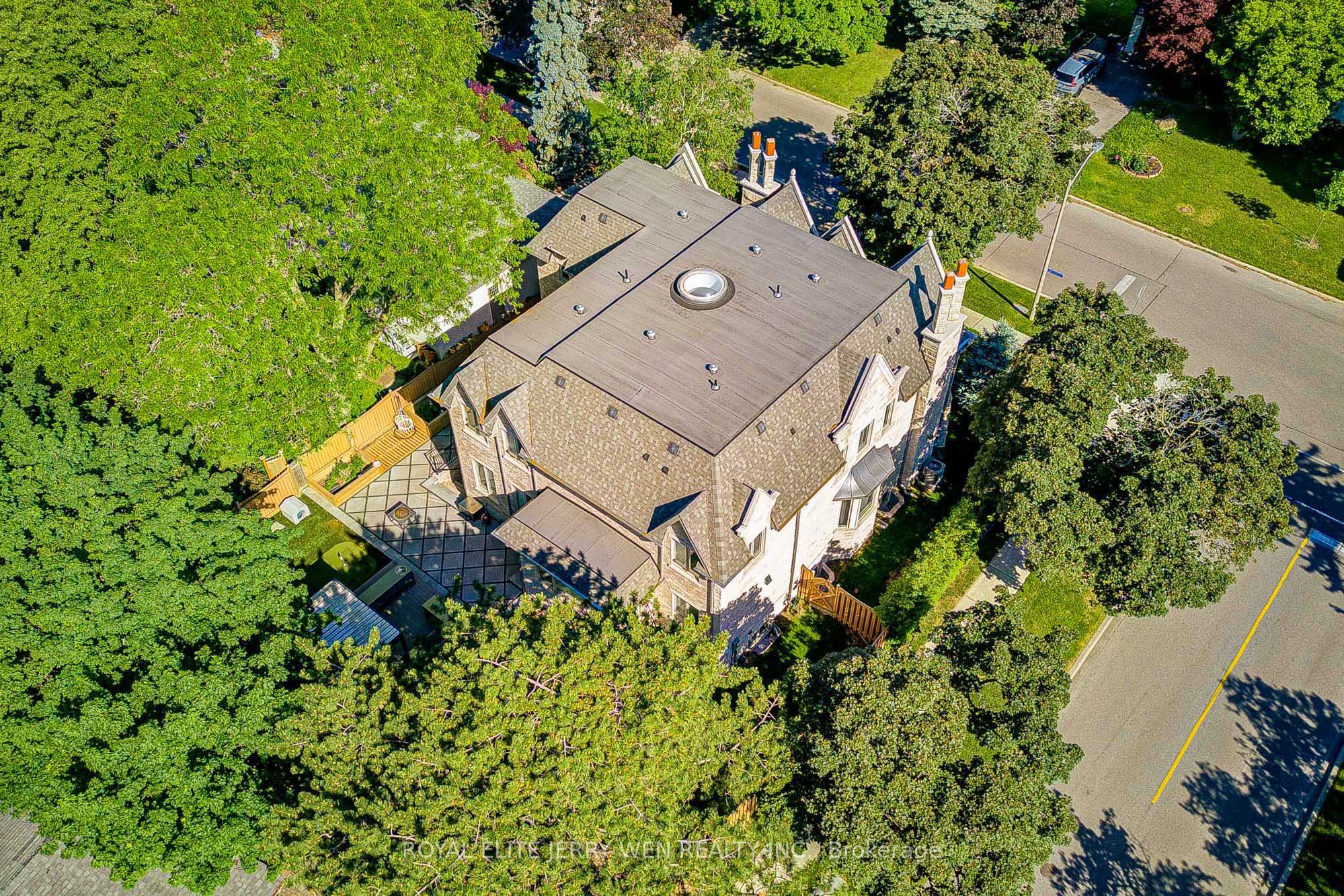300 Upper Highland Crescent Property Photo 2