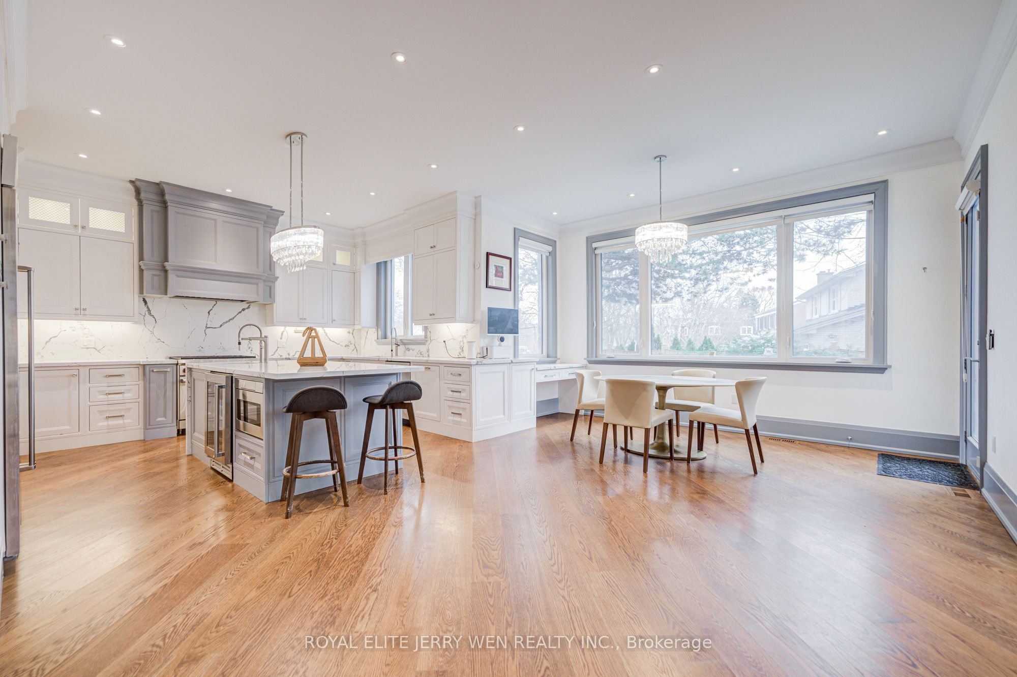 300 Upper Highland Crescent Property Photo 12