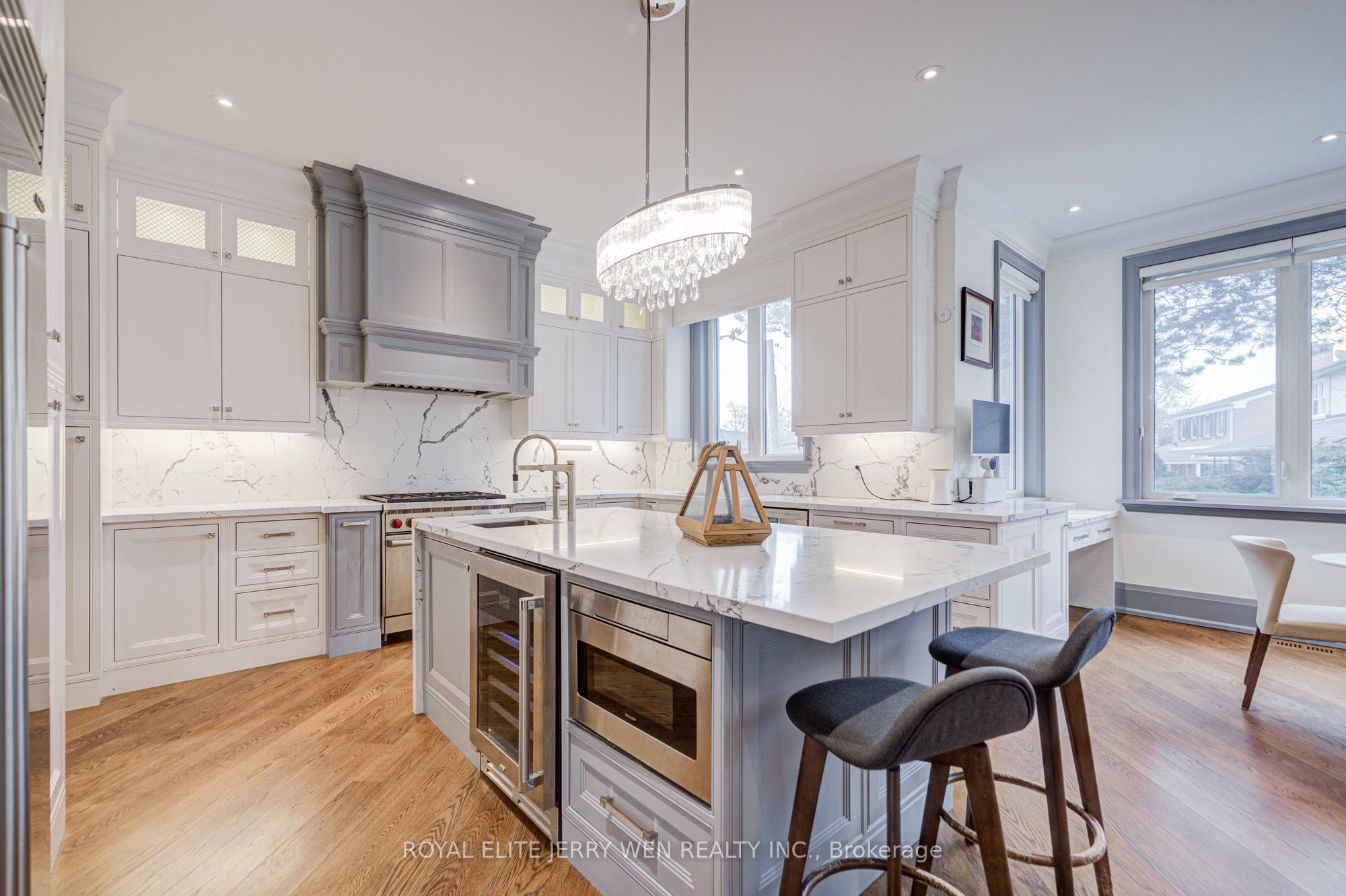 300 Upper Highland Crescent Property Photo 15