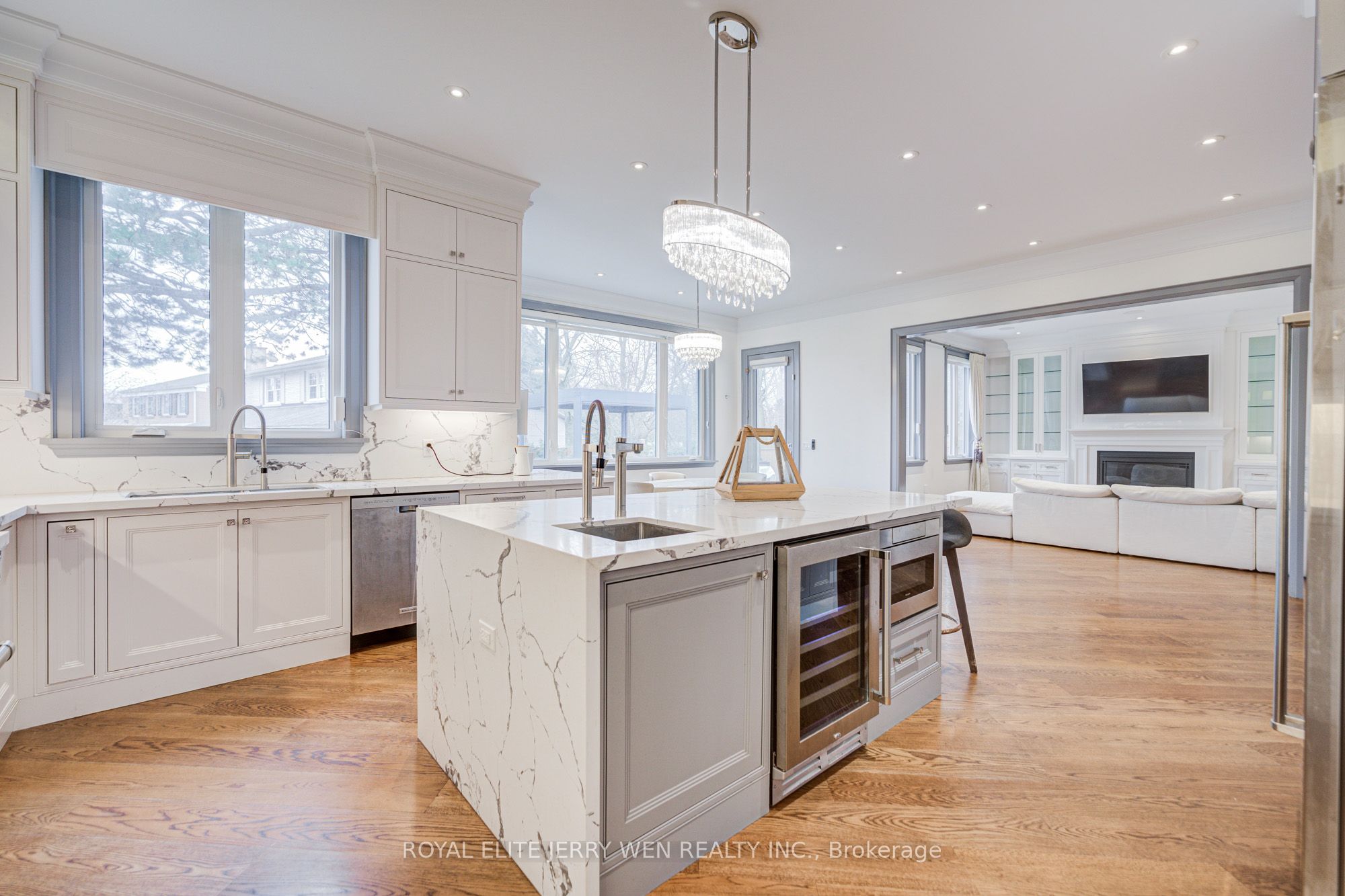 300 Upper Highland Crescent Property Photo 16