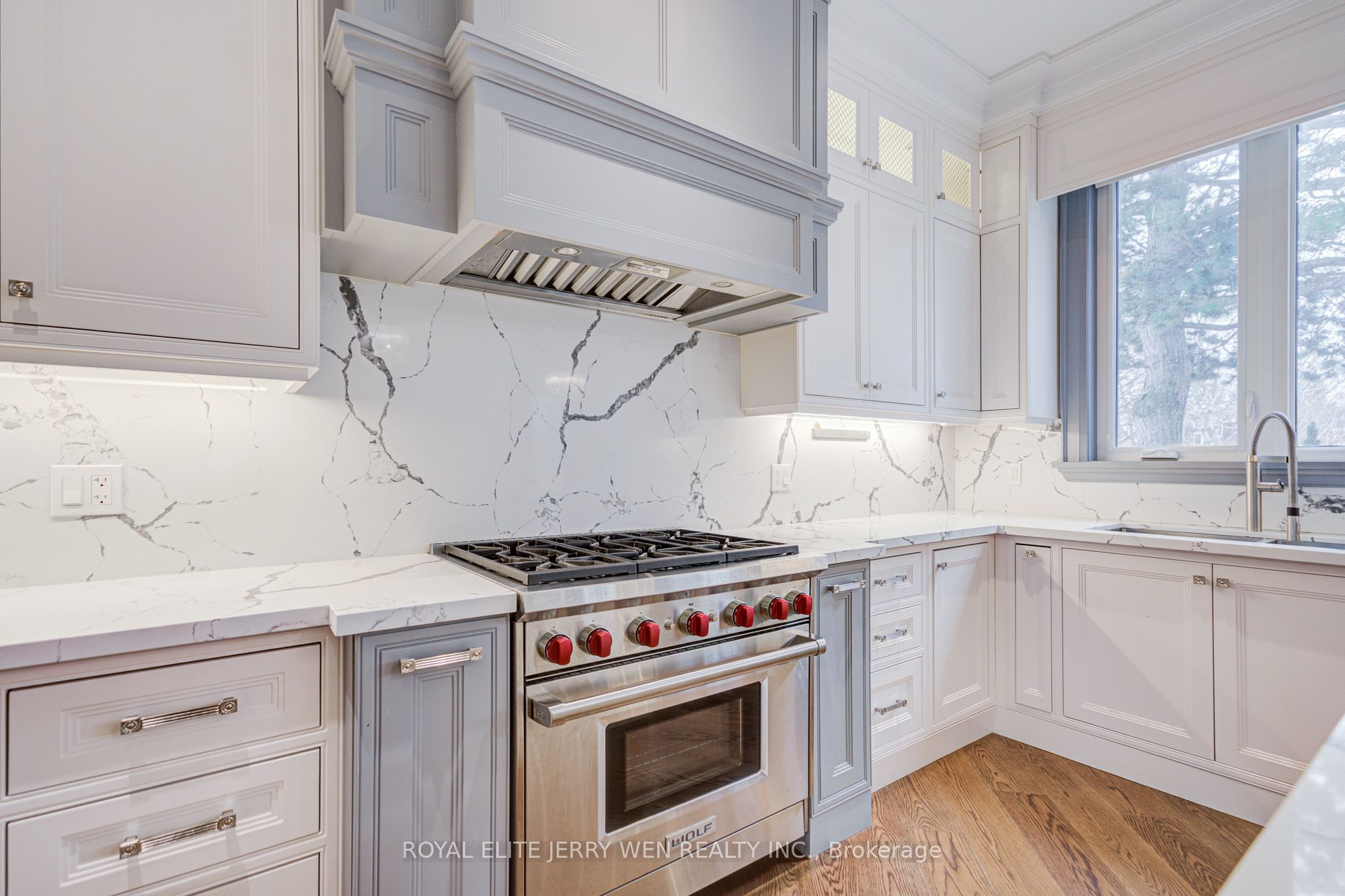300 Upper Highland Crescent Property Photo 17