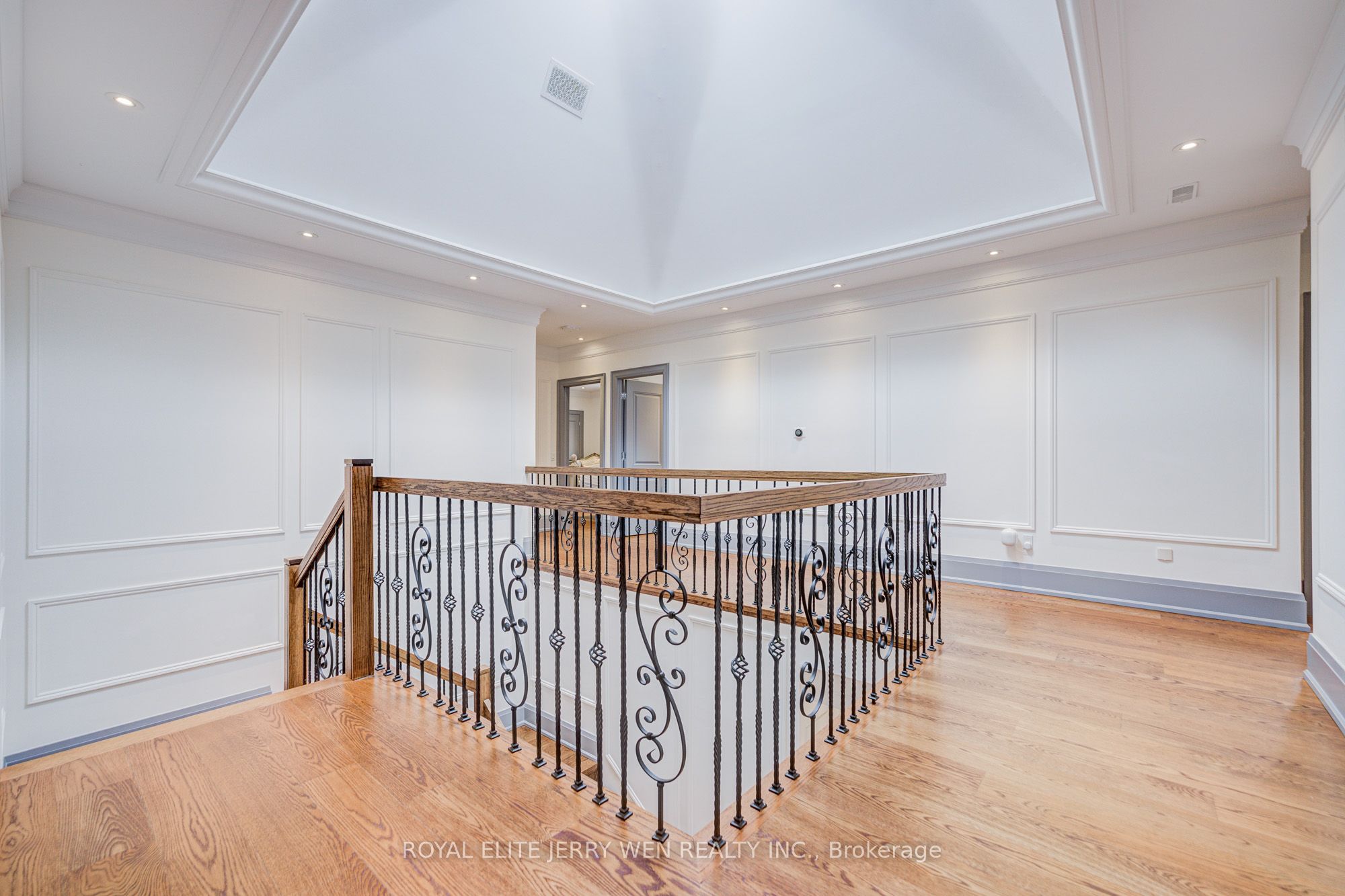 300 Upper Highland Crescent Property Photo 19
