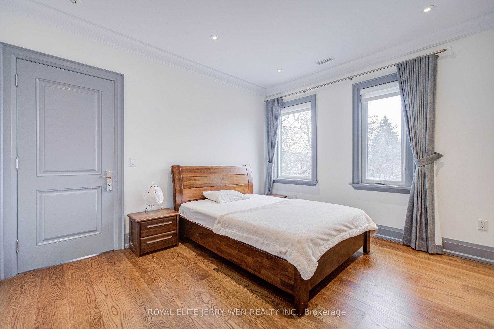 300 Upper Highland Crescent Property Photo 24