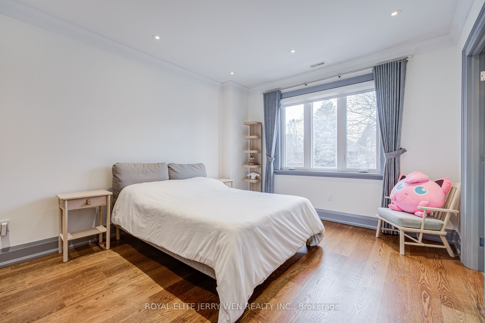 300 Upper Highland Crescent Property Photo 29