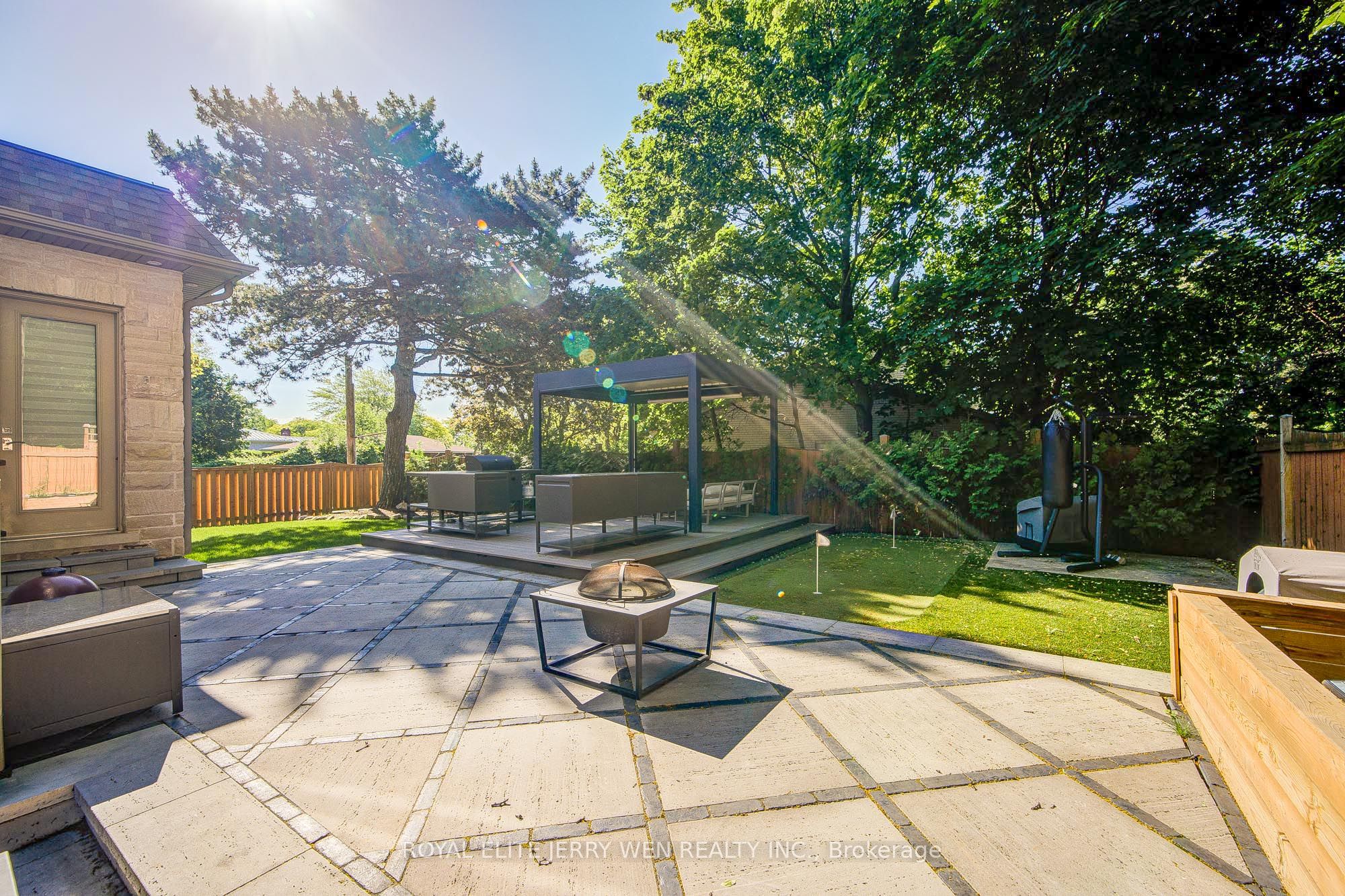 300 Upper Highland Crescent Property Photo 44