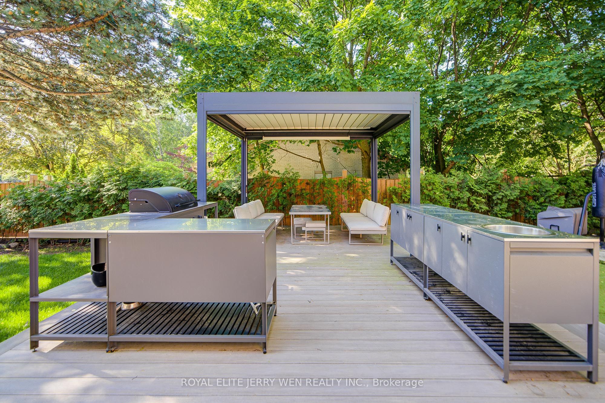 300 Upper Highland Crescent Property Photo 45