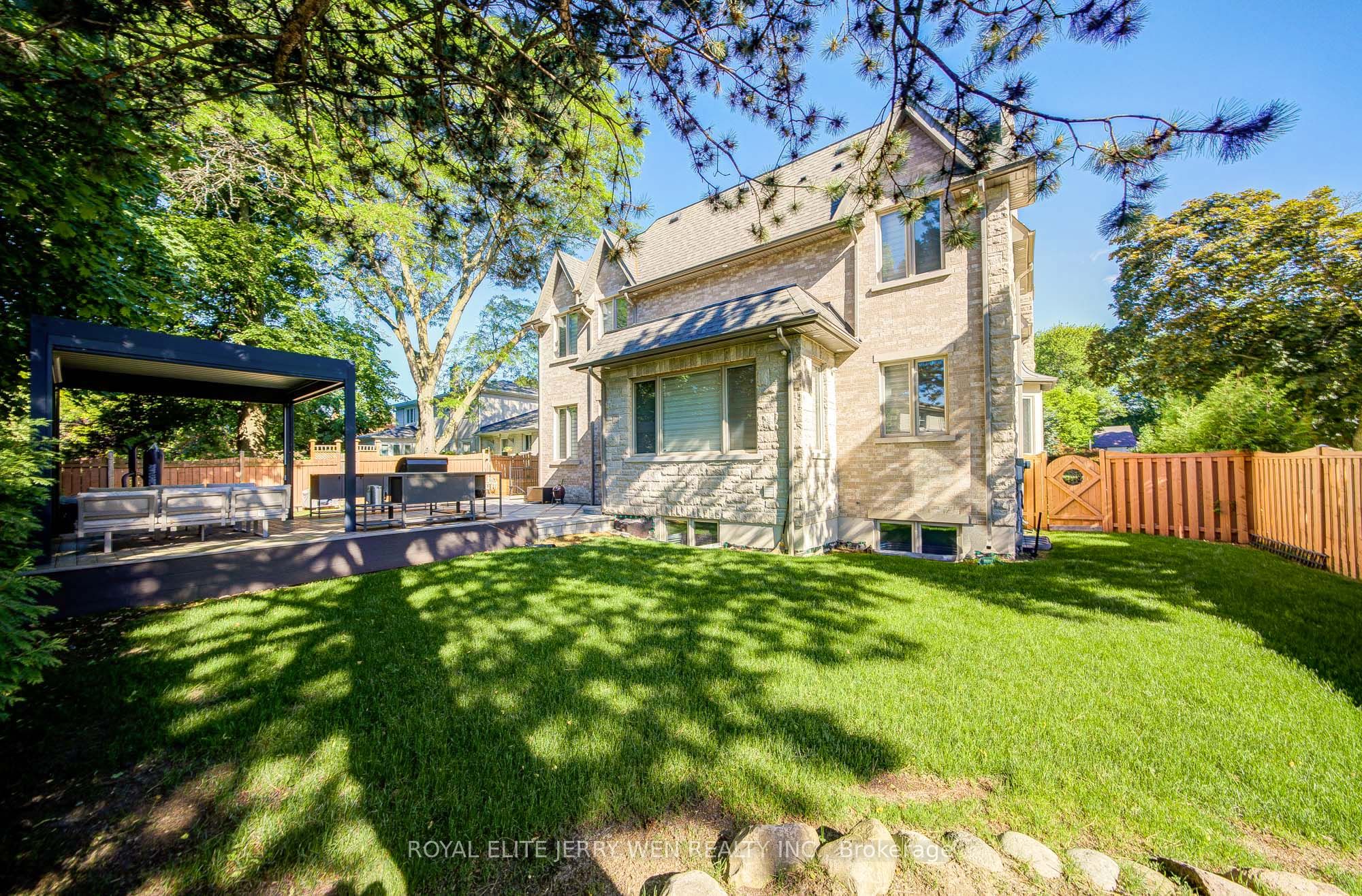300 Upper Highland Crescent Property Photo 49