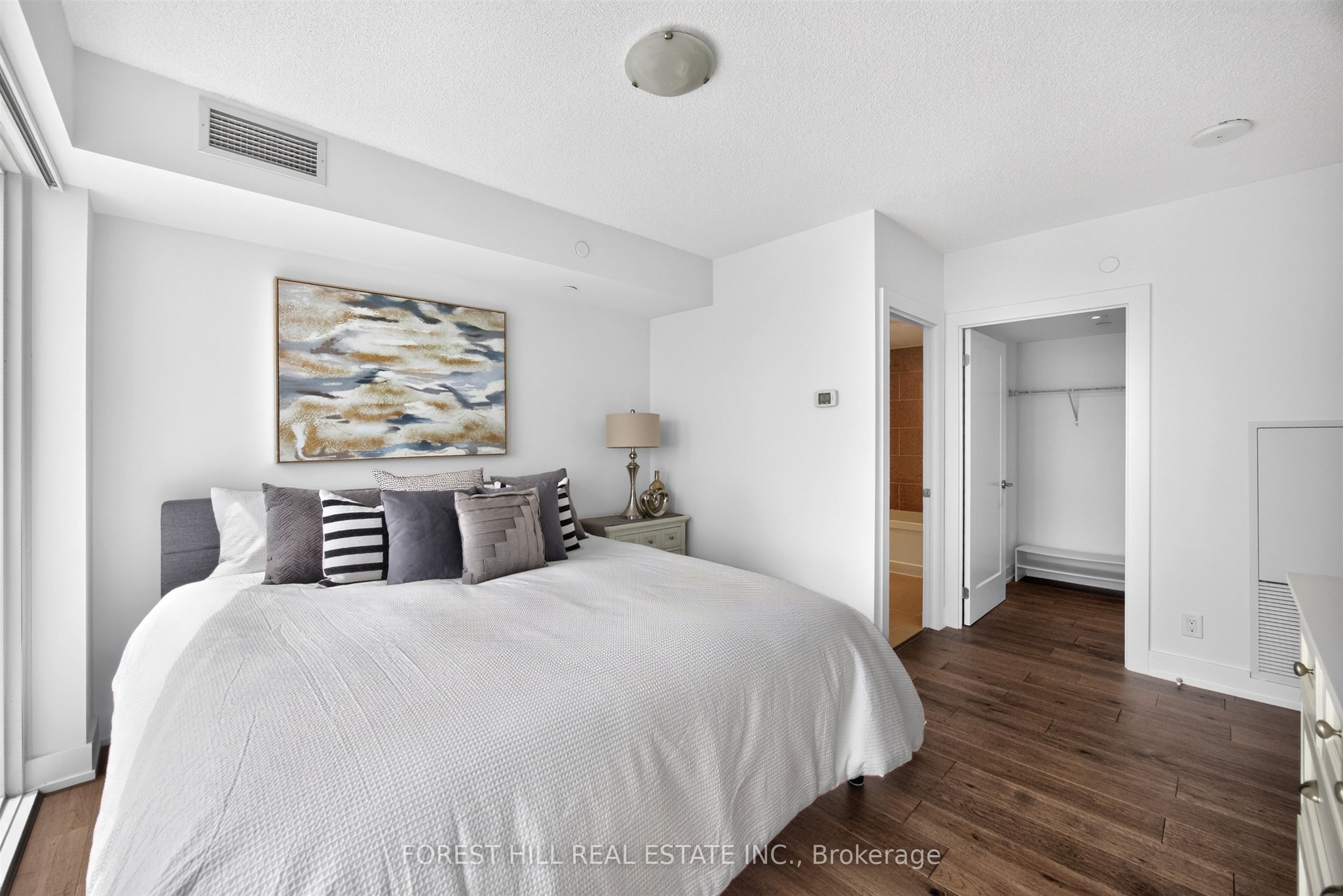 100 Harbour Street 5410 Property Photo 29