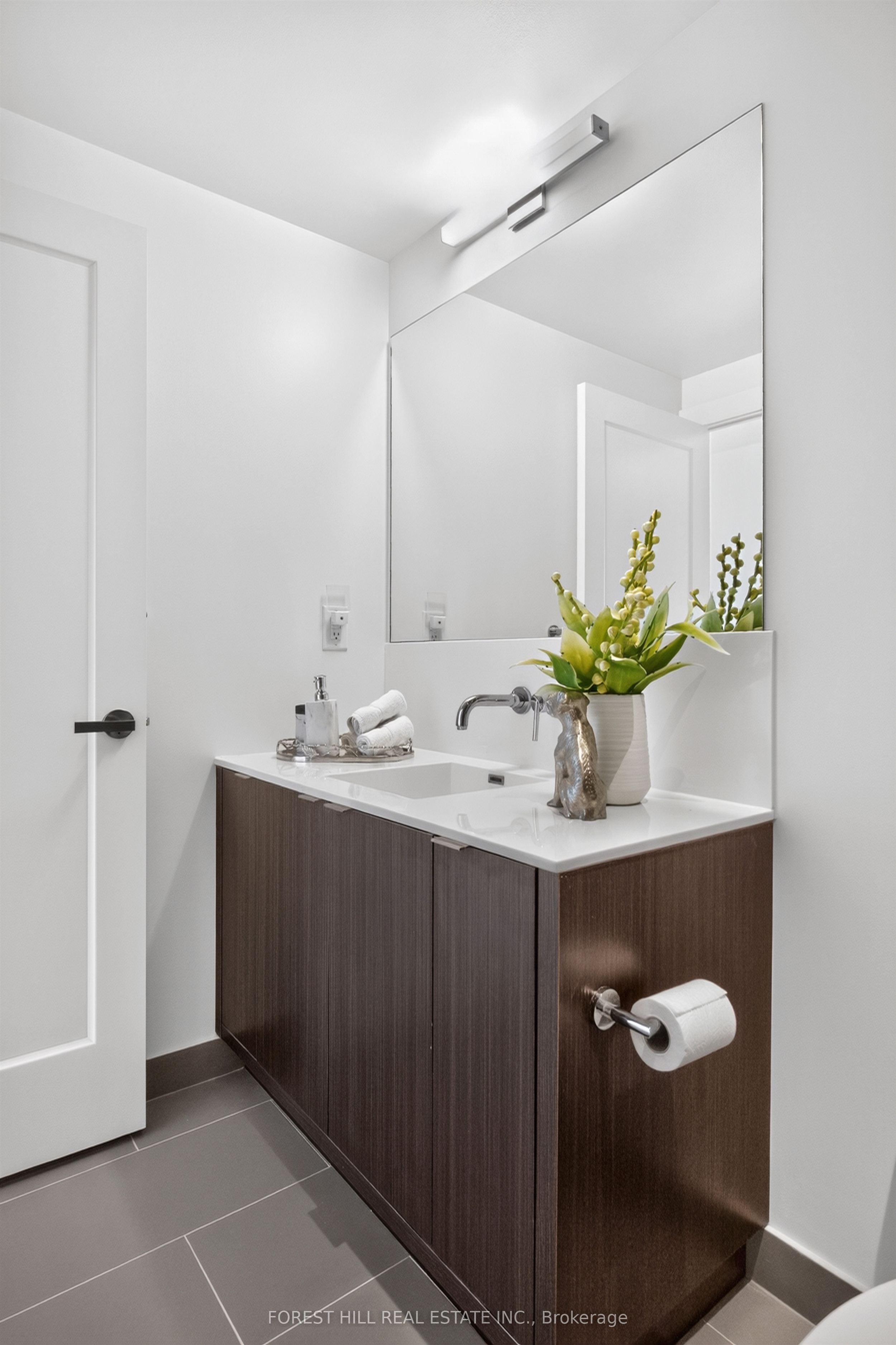 100 Harbour Street 5410 Property Photo 33