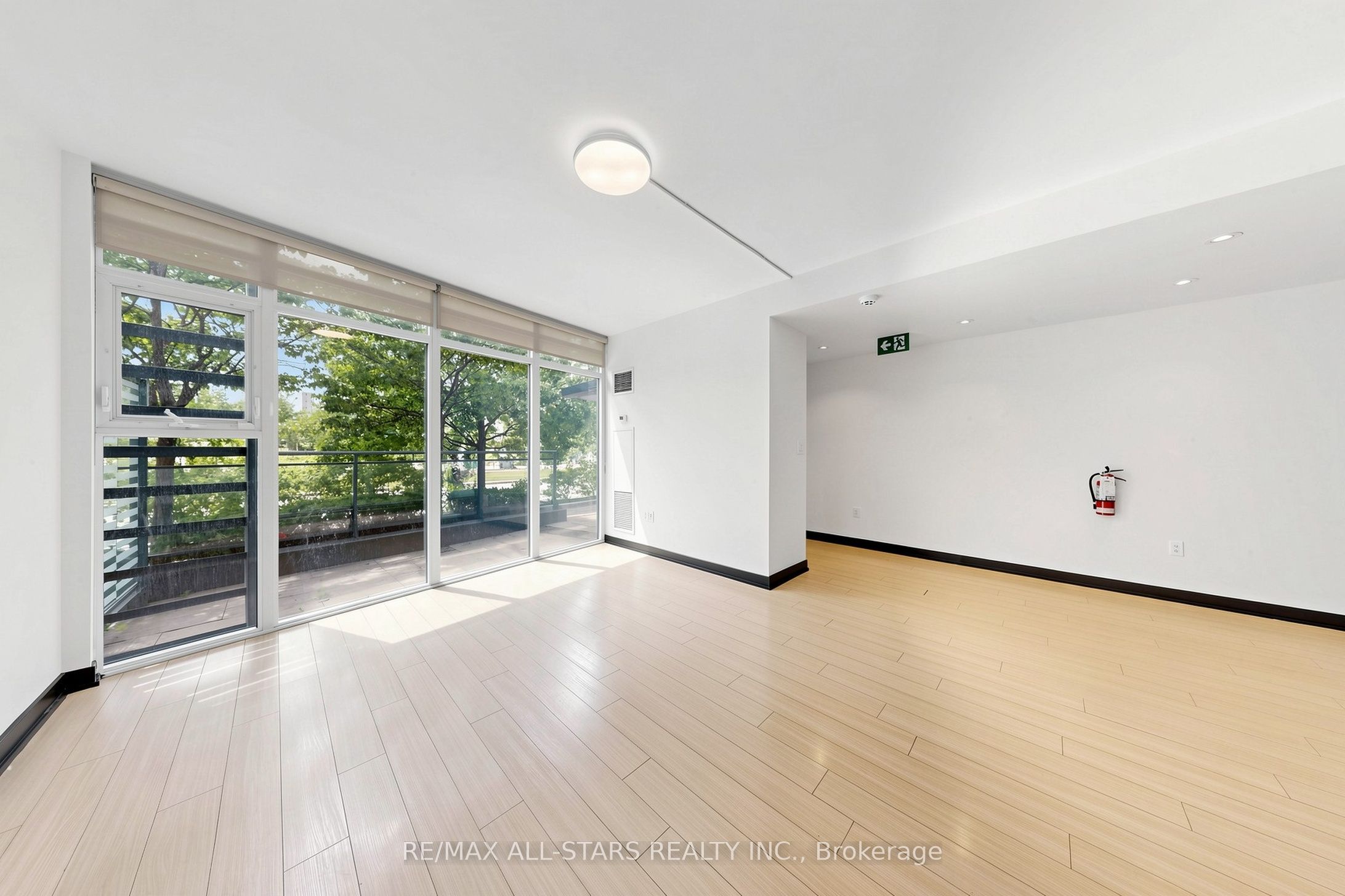 110 Fort York Boulevard Property Photo 2