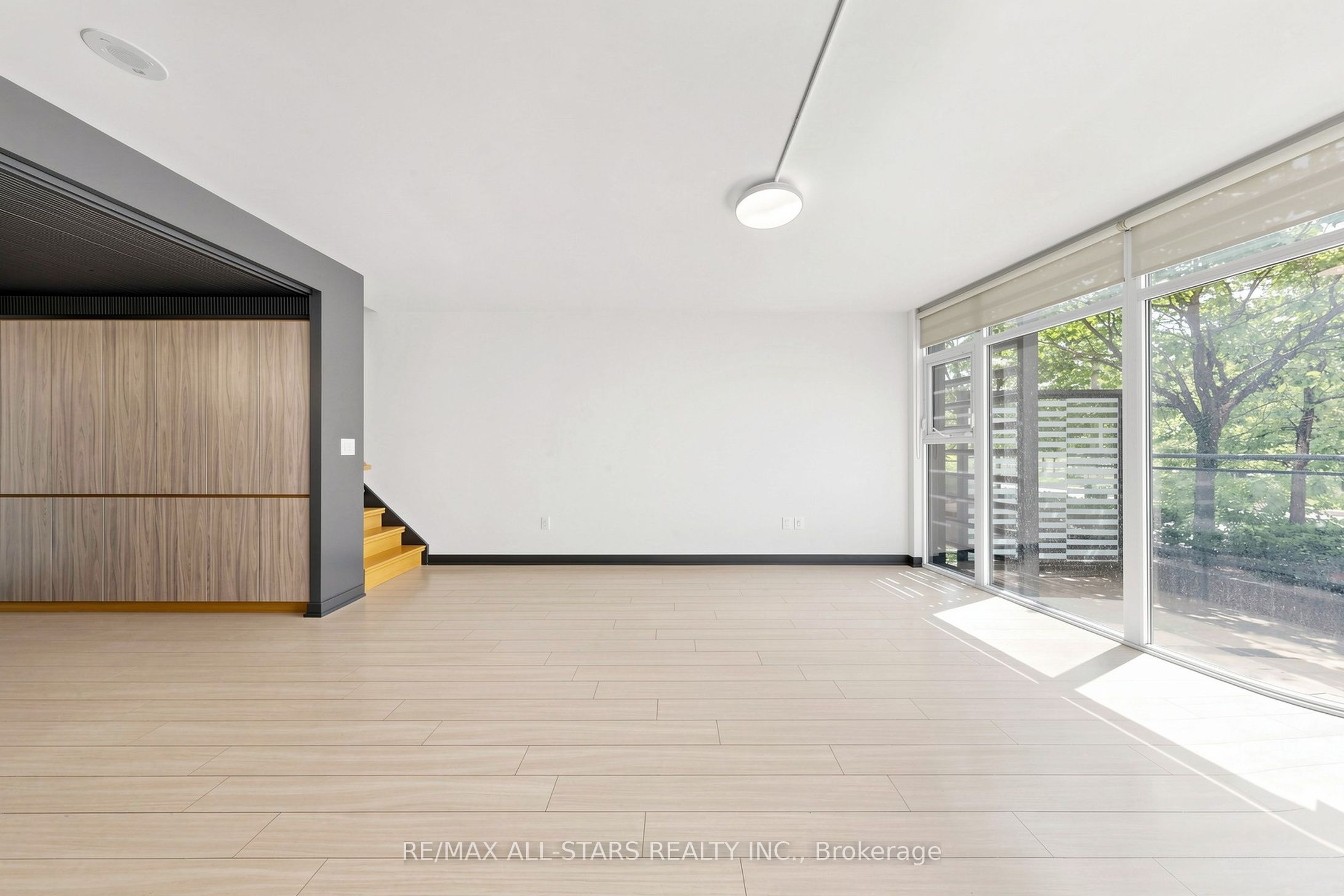 110 Fort York Boulevard Property Photo 4