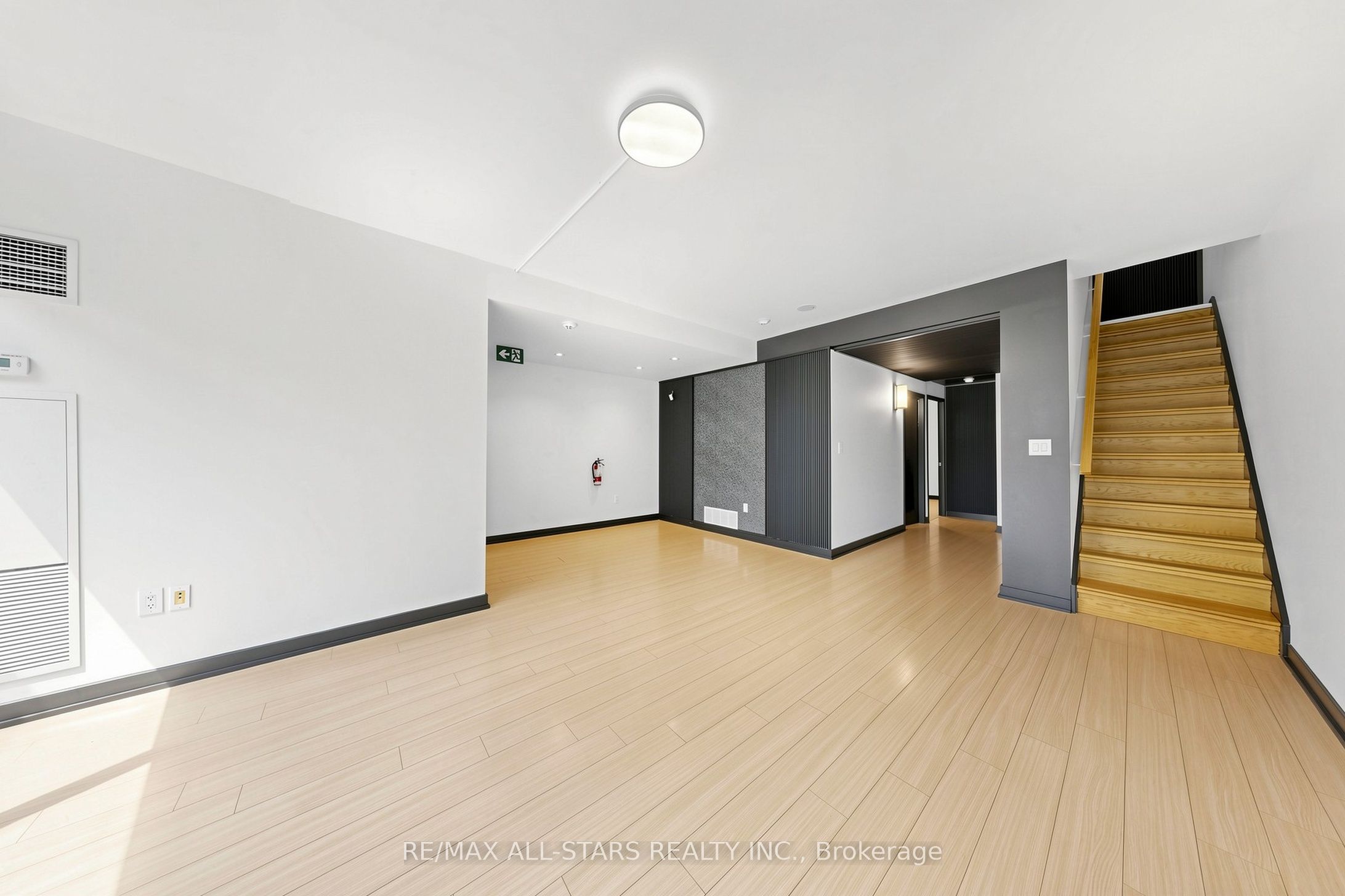 110 Fort York Boulevard Property Photo 5