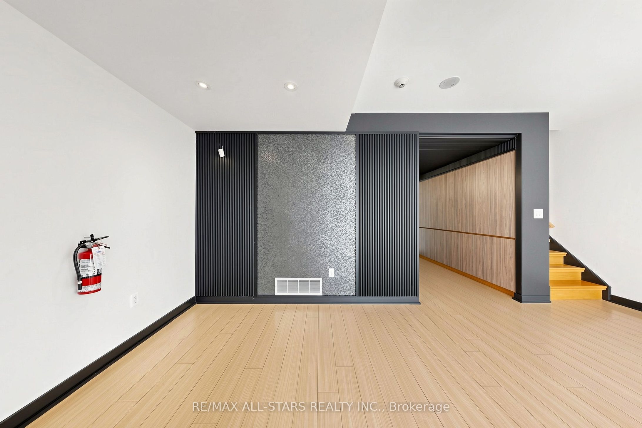 110 Fort York Boulevard Property Photo 11
