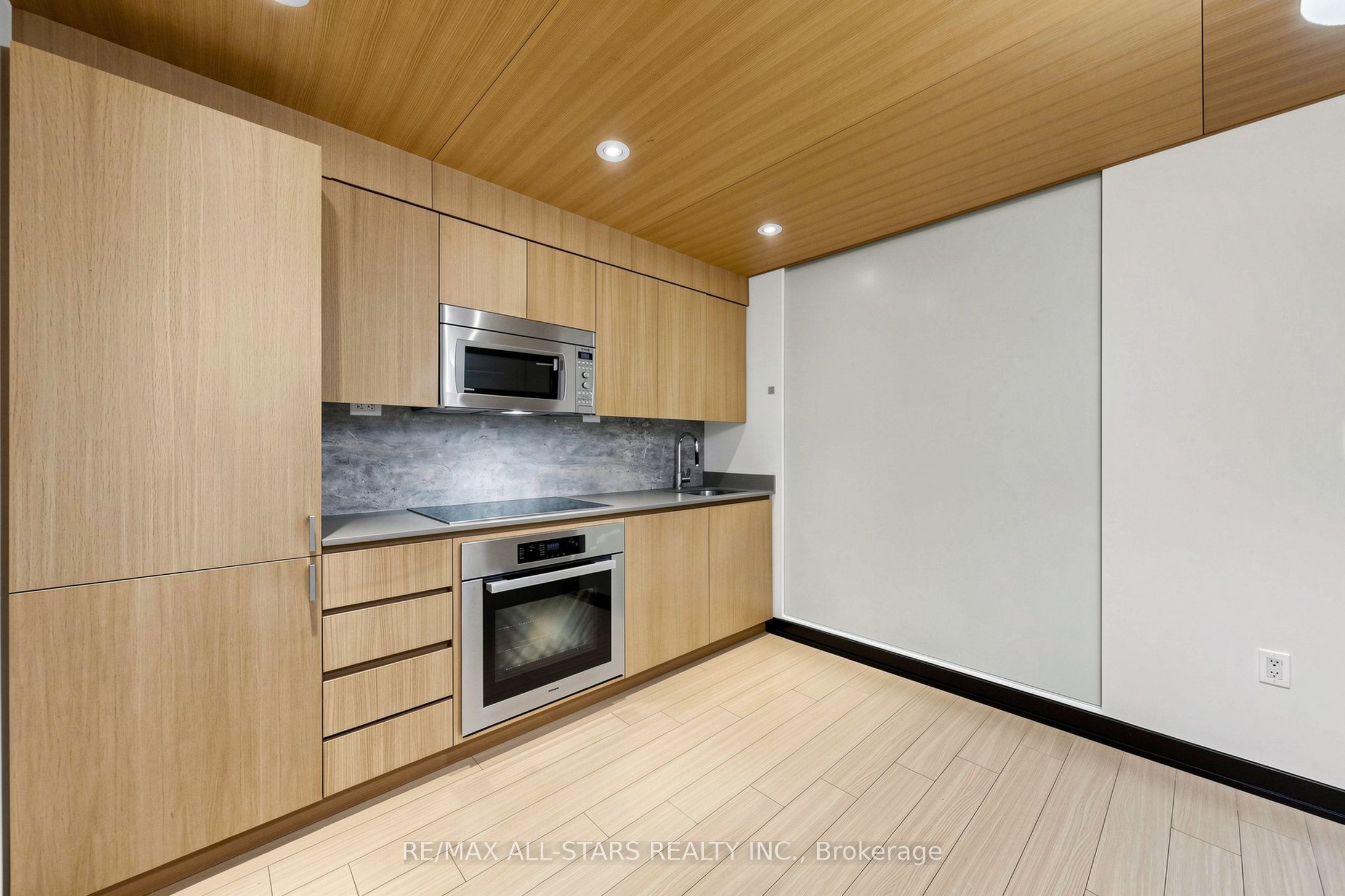 110 Fort York Boulevard Property Photo 14