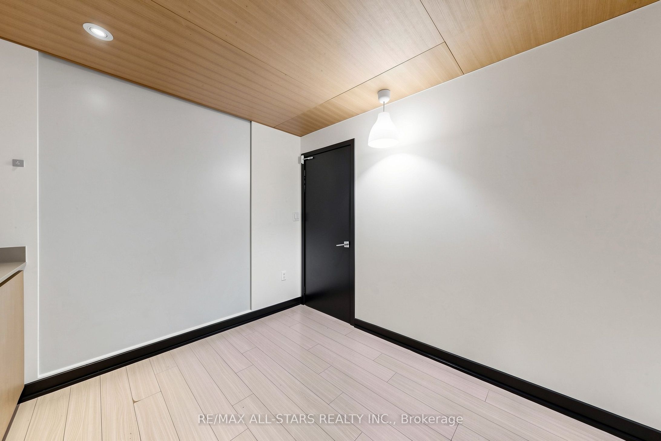 110 Fort York Boulevard Property Photo 15