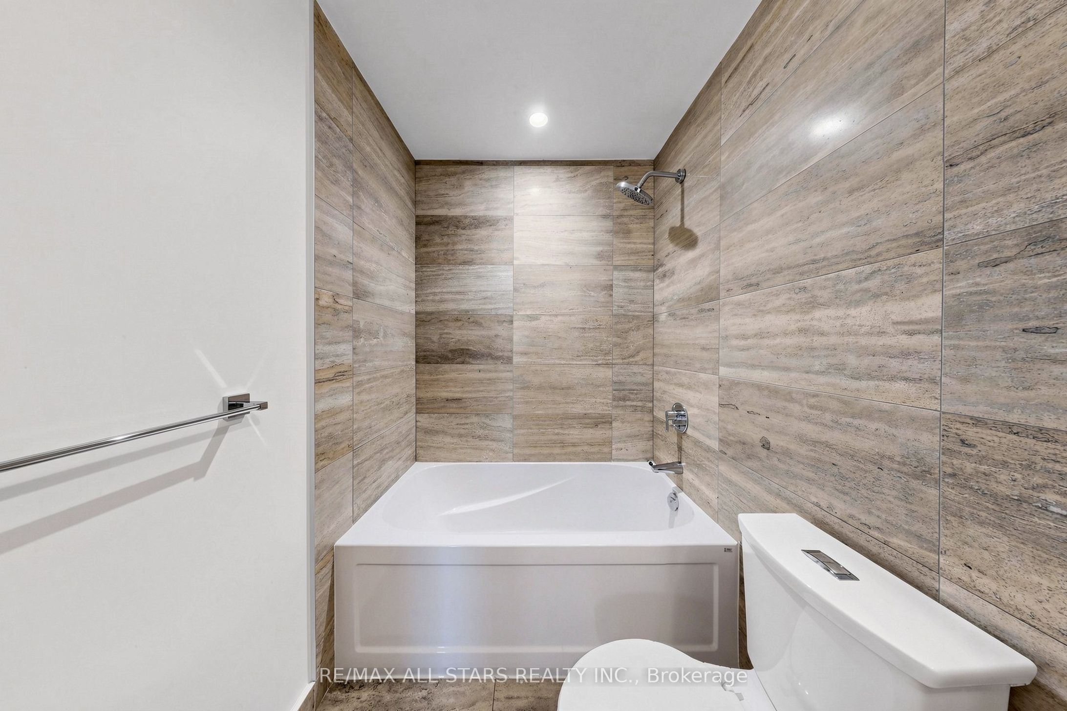 110 Fort York Boulevard Property Photo 19