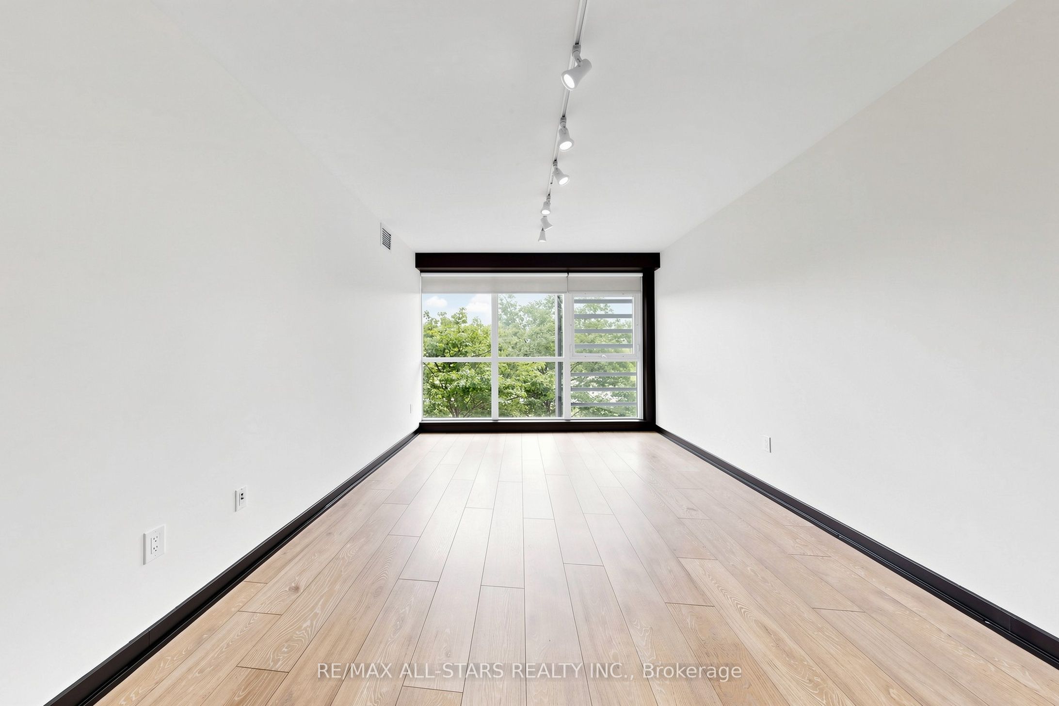 110 Fort York Boulevard Property Photo 21