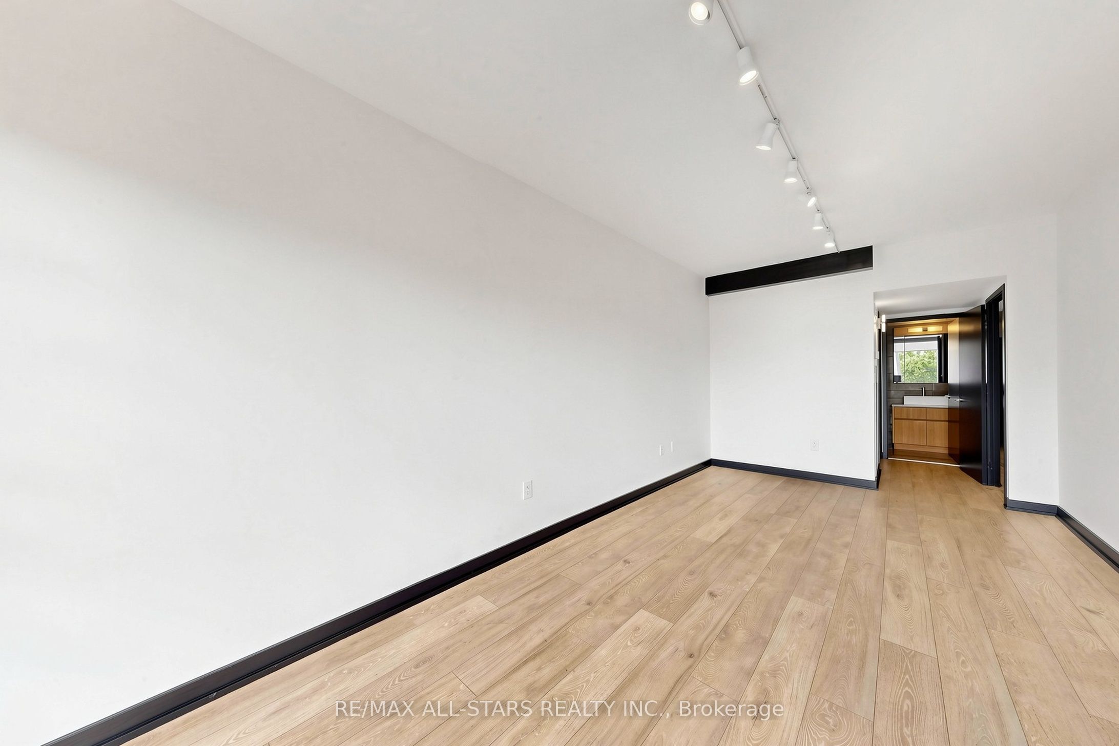 110 Fort York Boulevard Property Photo 23