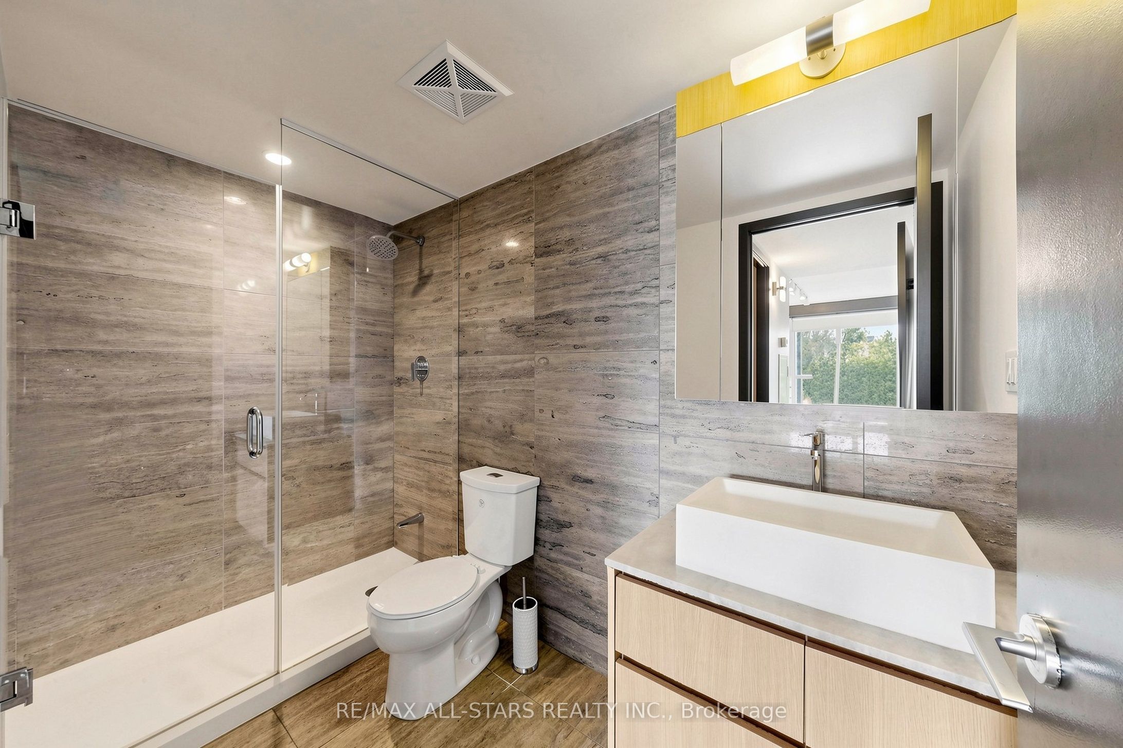 110 Fort York Boulevard Property Photo 29
