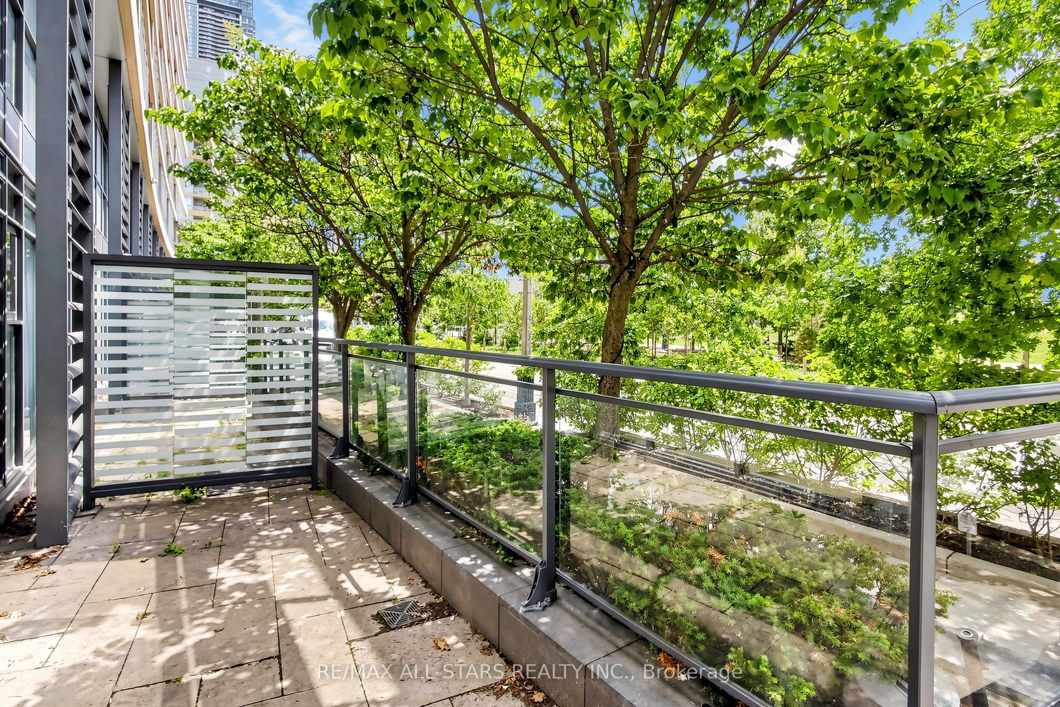 110 Fort York Boulevard Property Photo 37