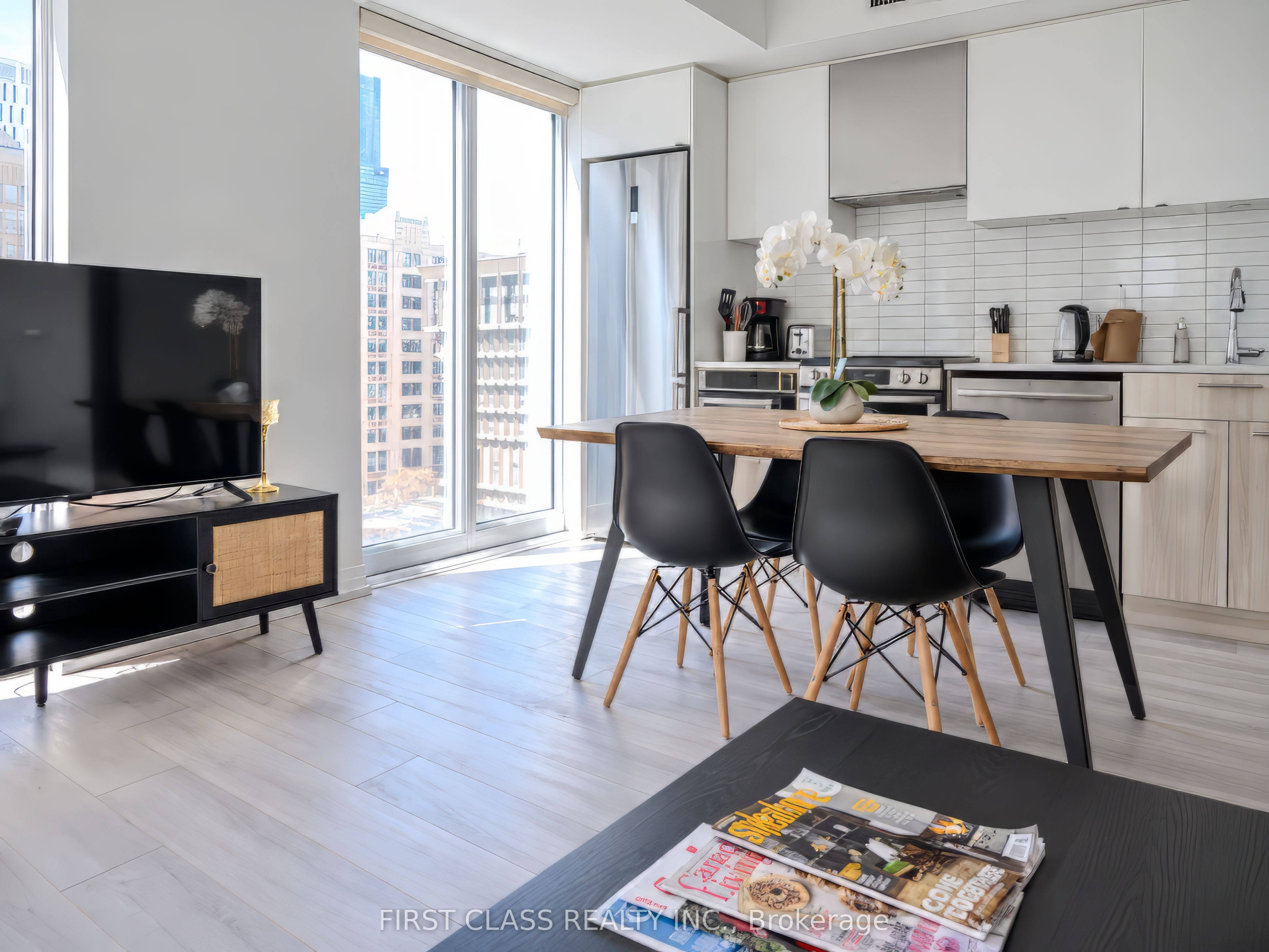 251 Jarvis Street 826 Property Photo 11