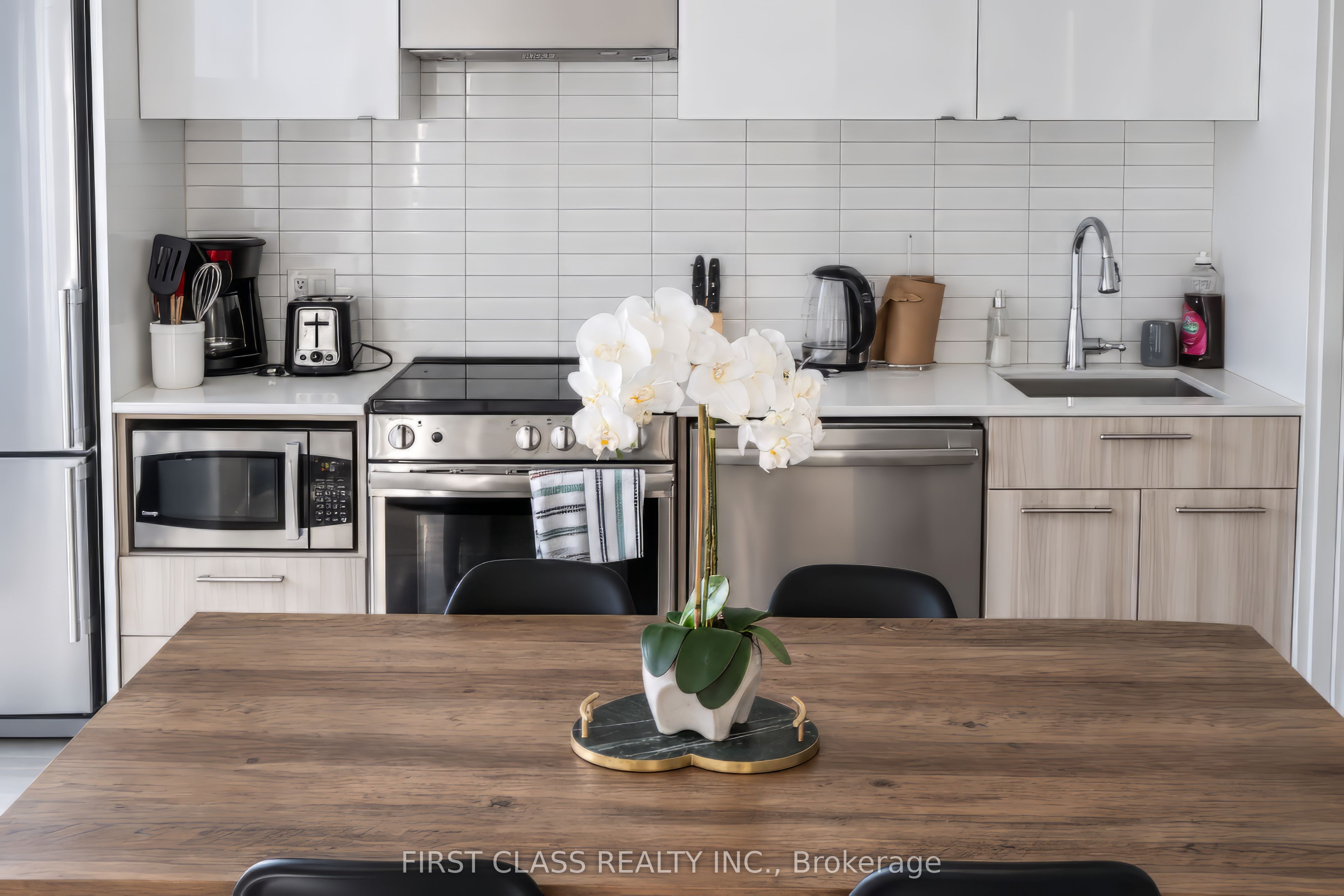 251 Jarvis Street 826 Property Photo 14