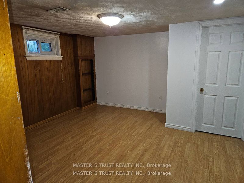 69 Grove Park Crescent Property Photo 3