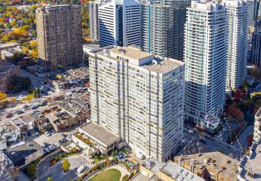30 Greenfield Avenue 2215