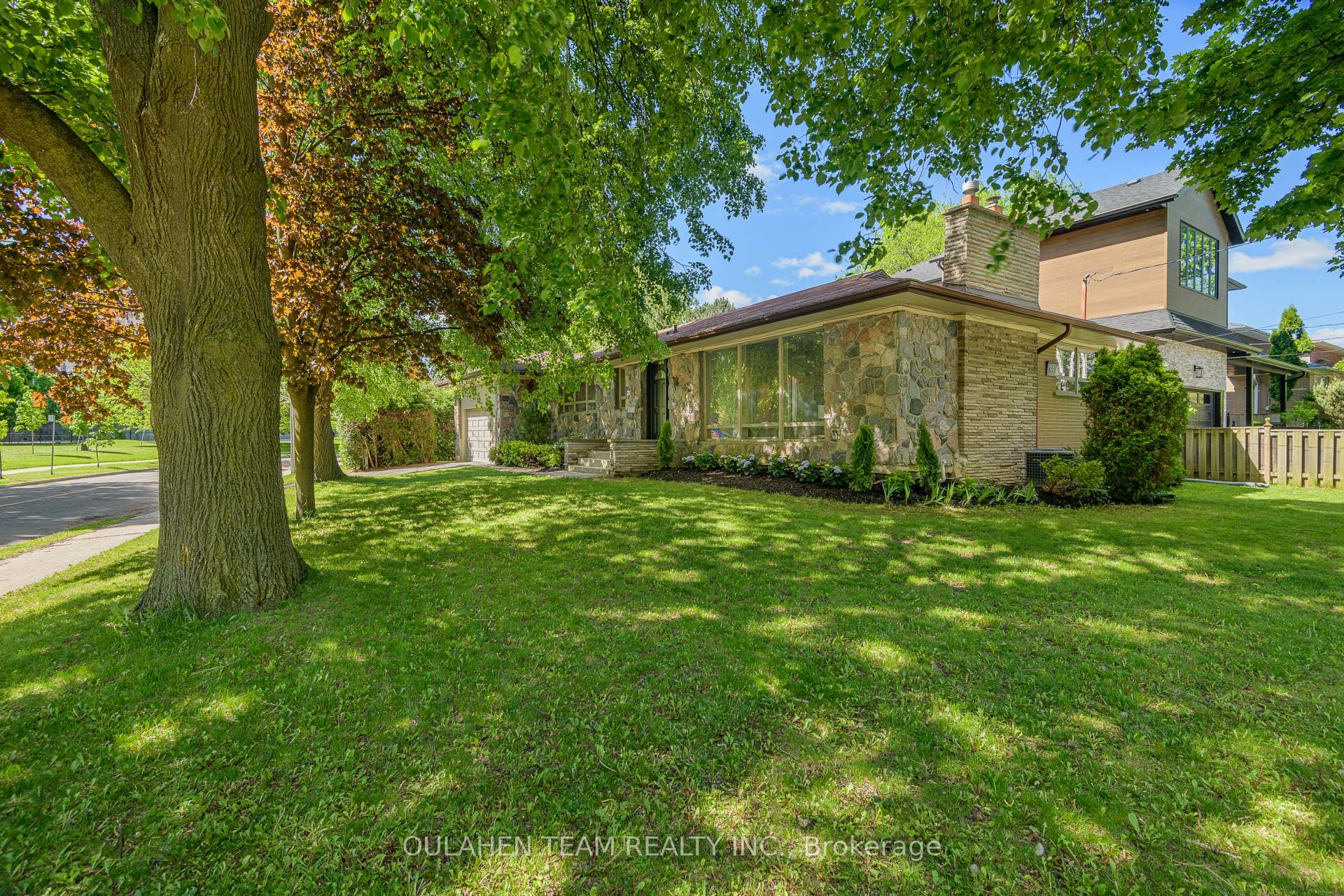 55 Foxwarren Drive