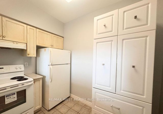 1700 Eglinton Avenue Ph7 Property Photo 7
