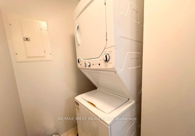 1700 Eglinton Avenue Ph7 Property Photo 24