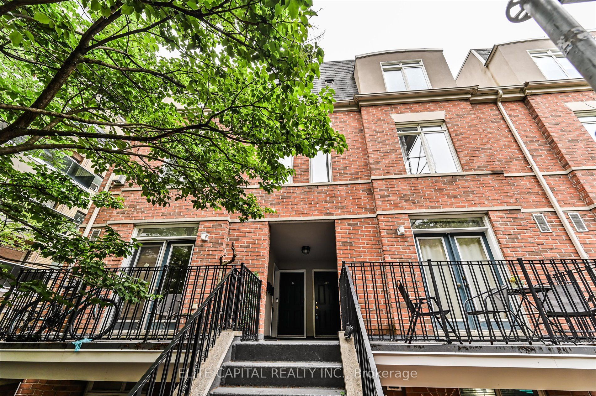 415 Jarvis Street 369 Property Photo 1