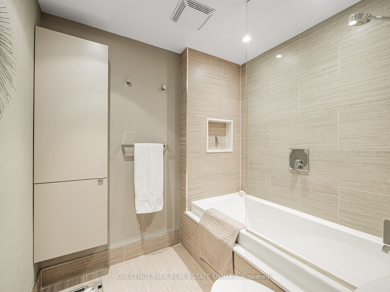 423 Avenue Road 8 Property Photo 23
