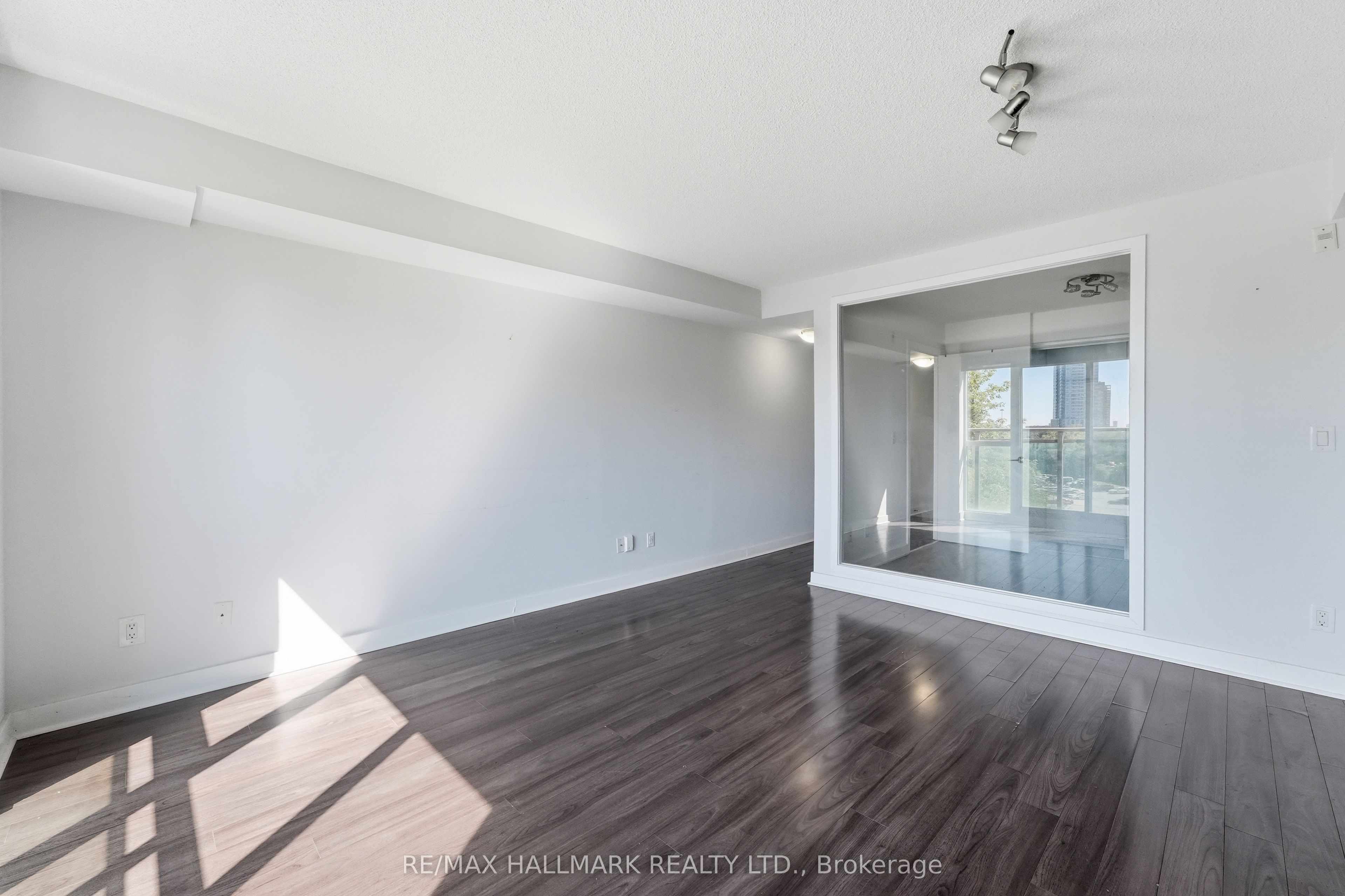 120 Dallimore Circle 417 Property Photo 4