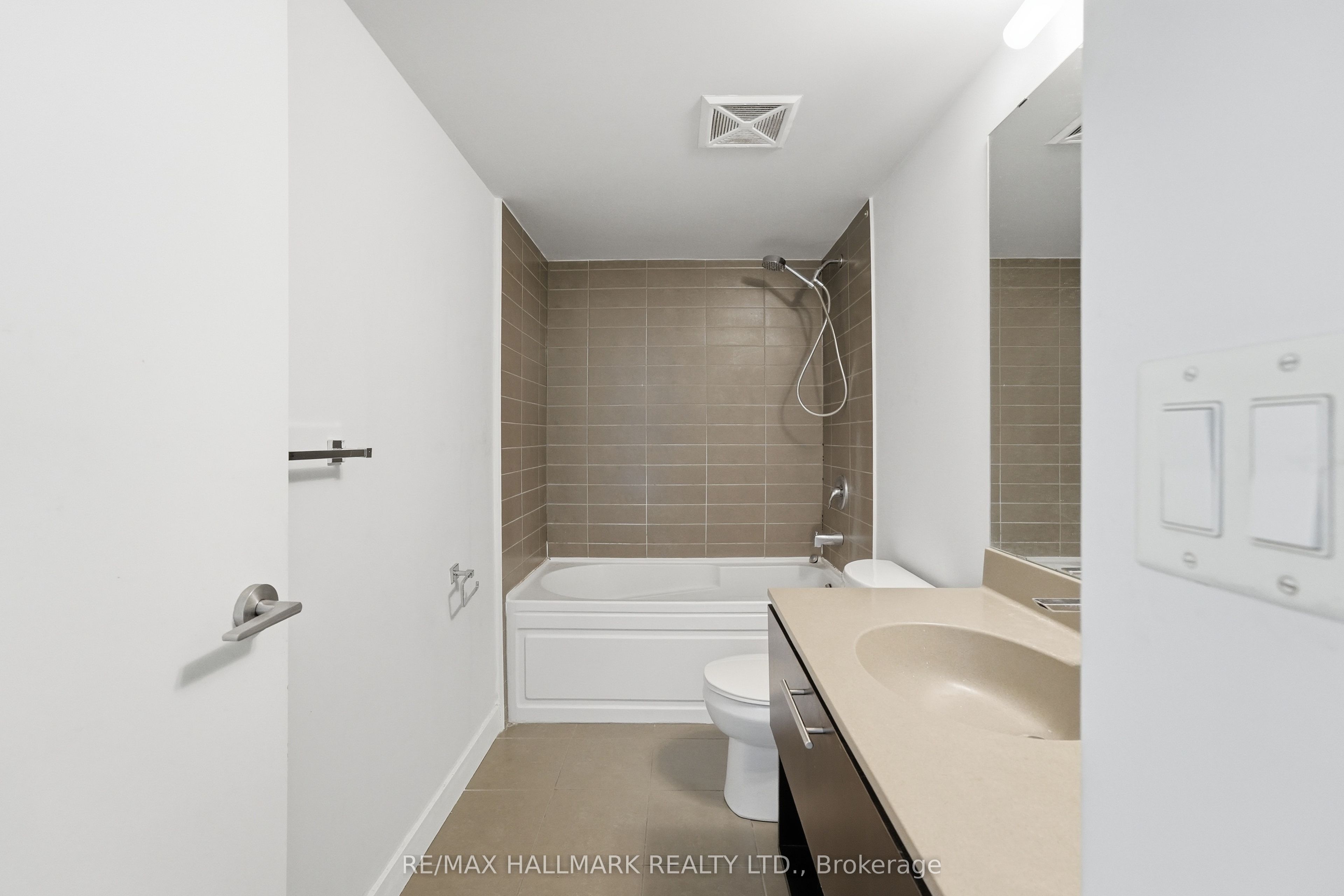120 Dallimore Circle 417 Property Photo 15