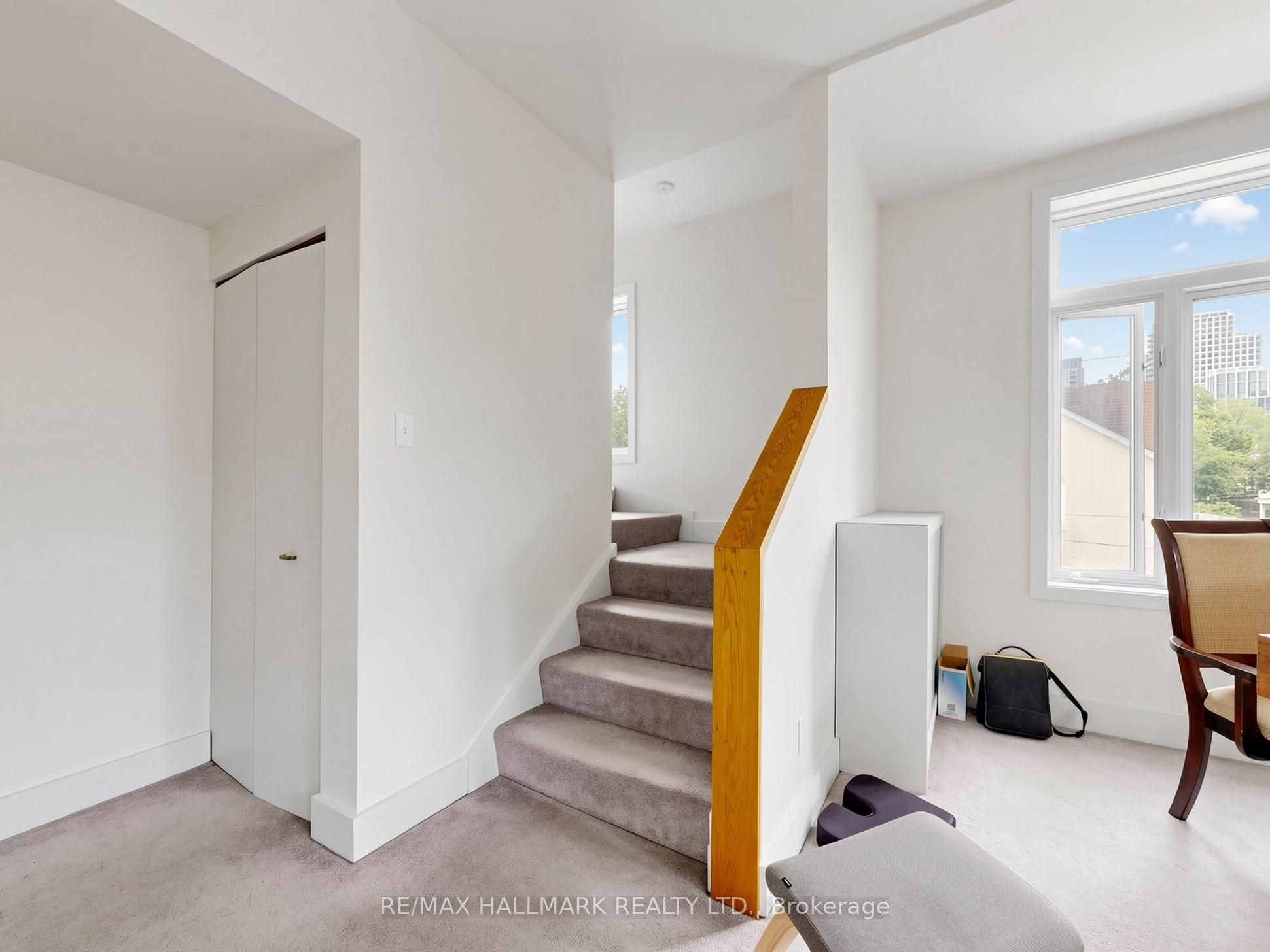 458 Markham Street Property Photo 25