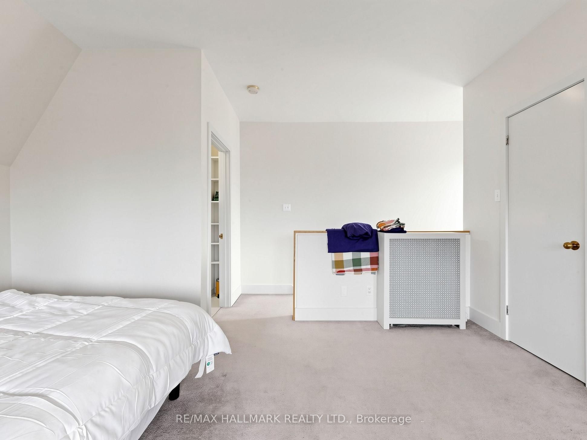 458 Markham Street Property Photo 27