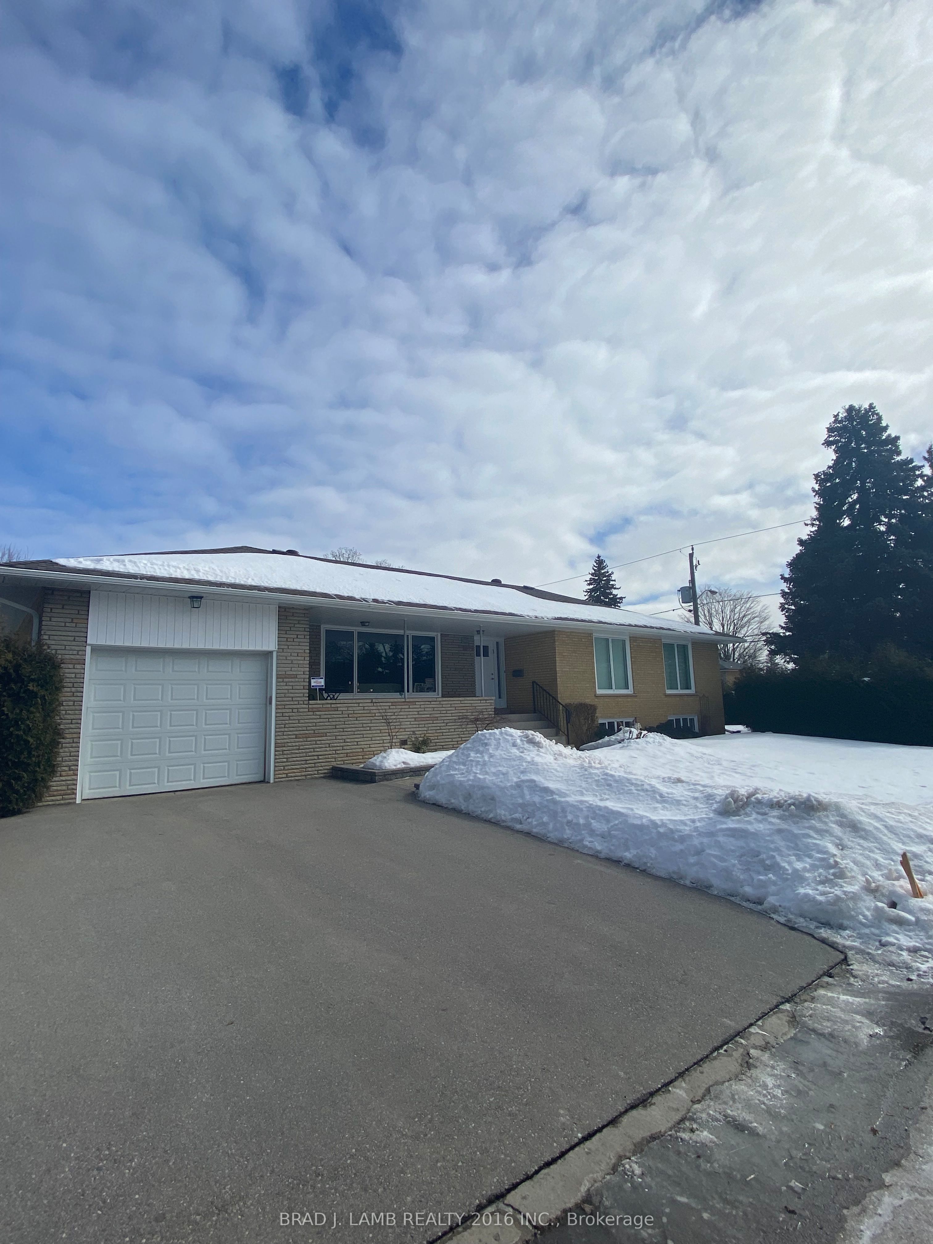 267 Maxwell Street Lower Property Photo 1