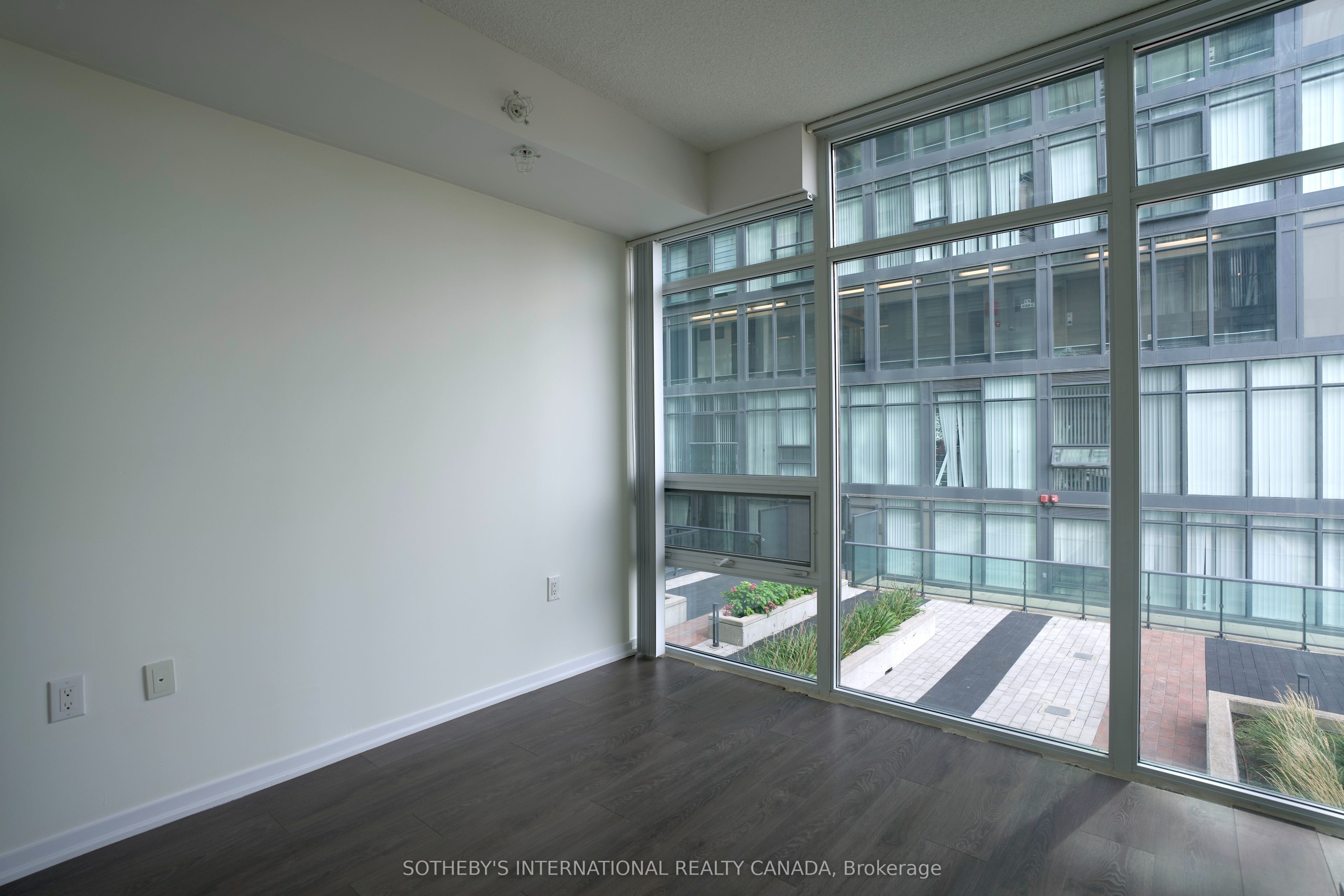 36 Lisgar Street 815 Property Photo 14