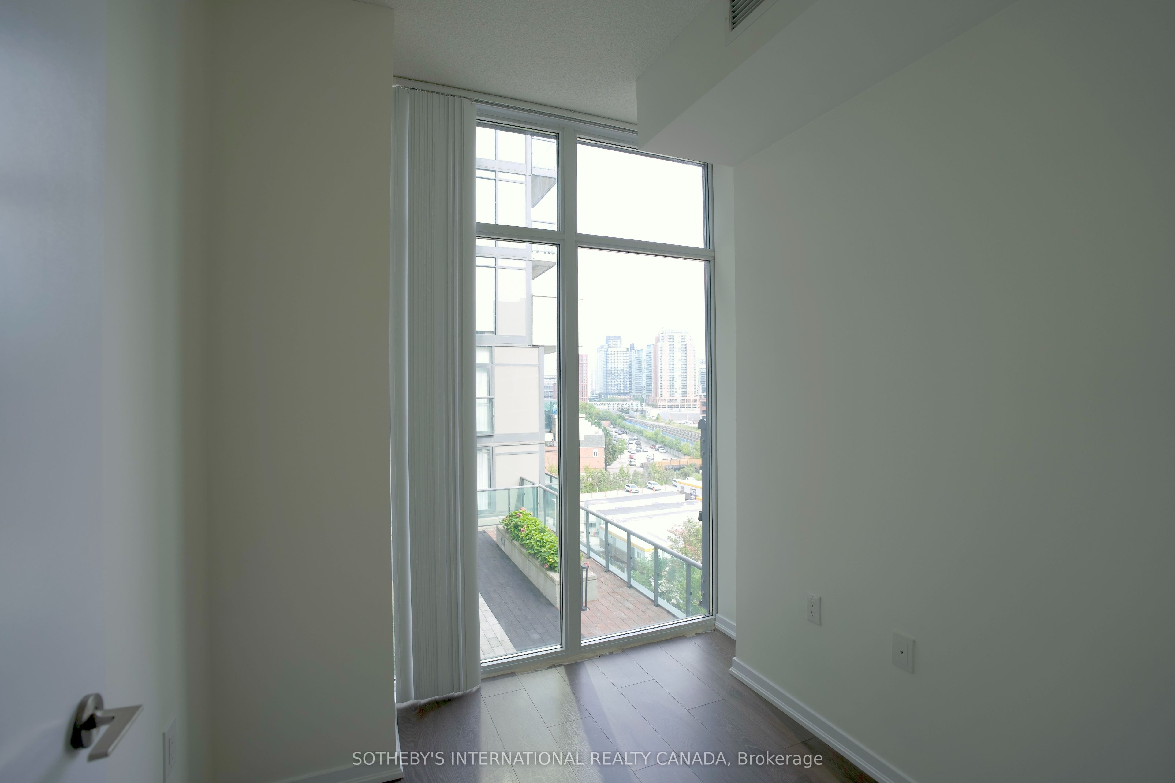 36 Lisgar Street 815 Property Photo 17