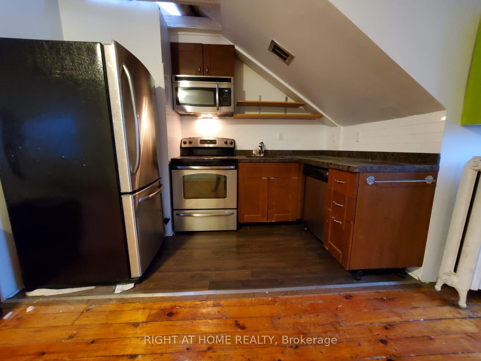 178 Spadina Road 5 Property Photo 1