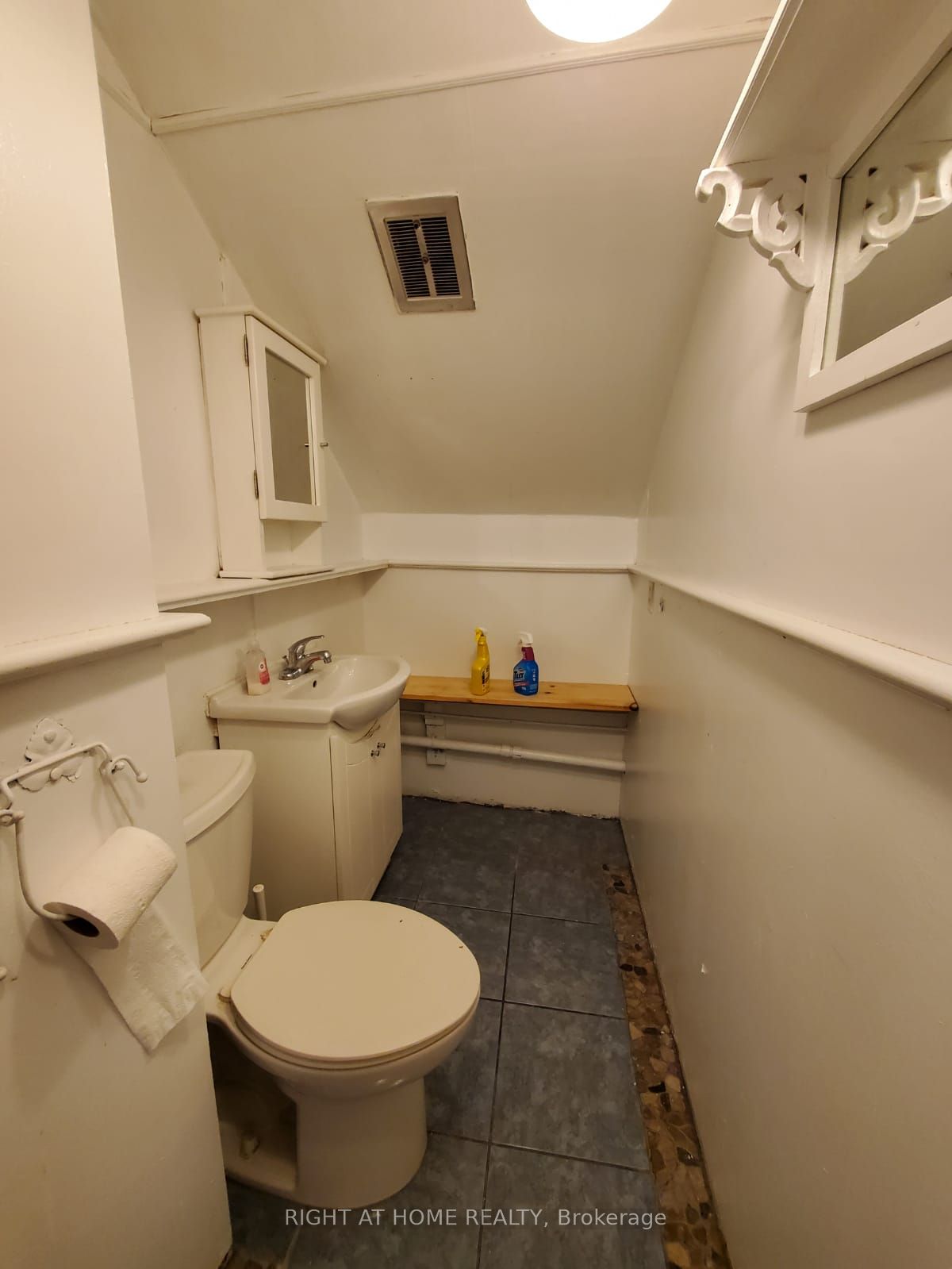 178 Spadina Road 5 Property Photo 6