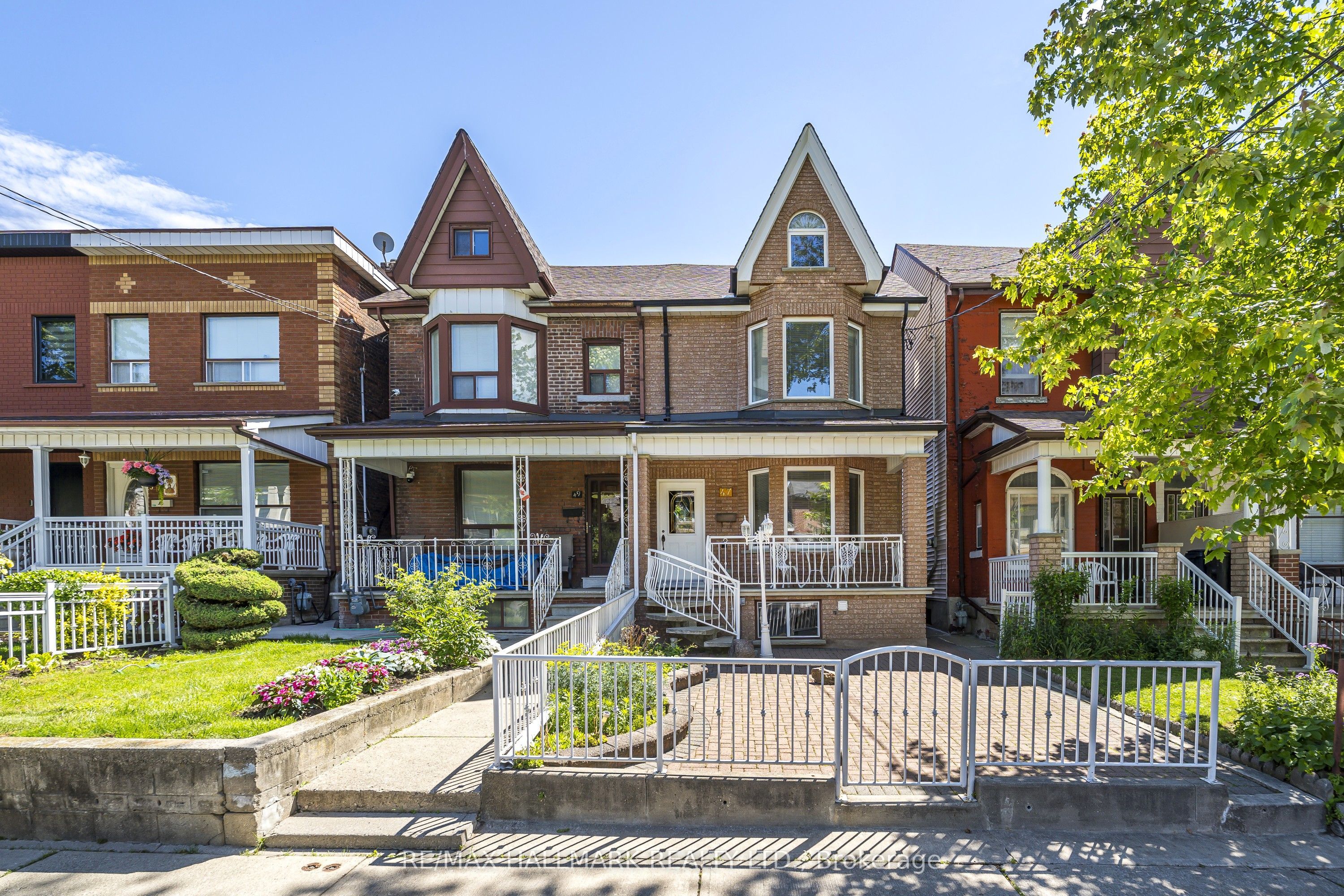 47 Montrose Avenue Property Photo 1
