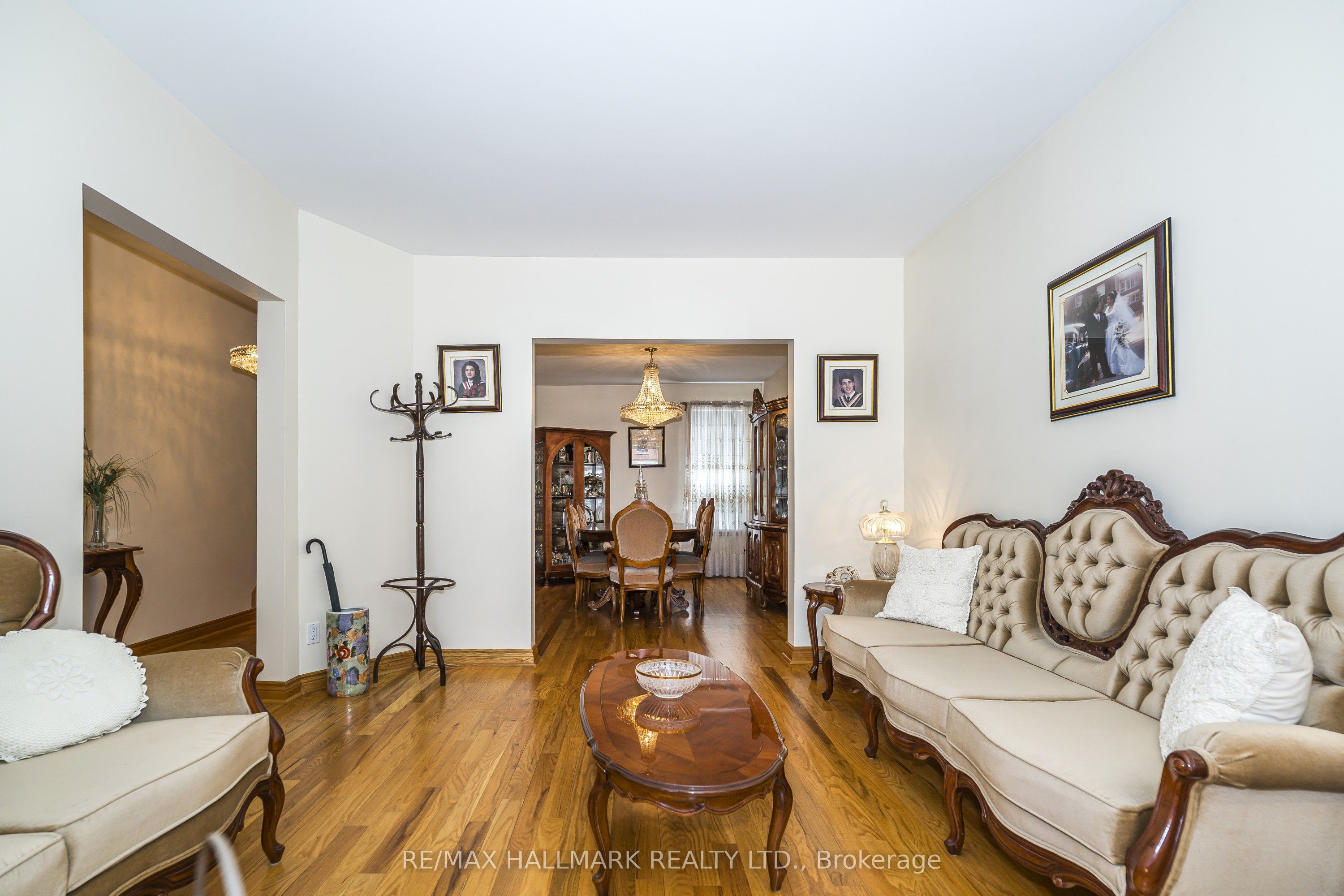 47 Montrose Avenue Property Photo 6